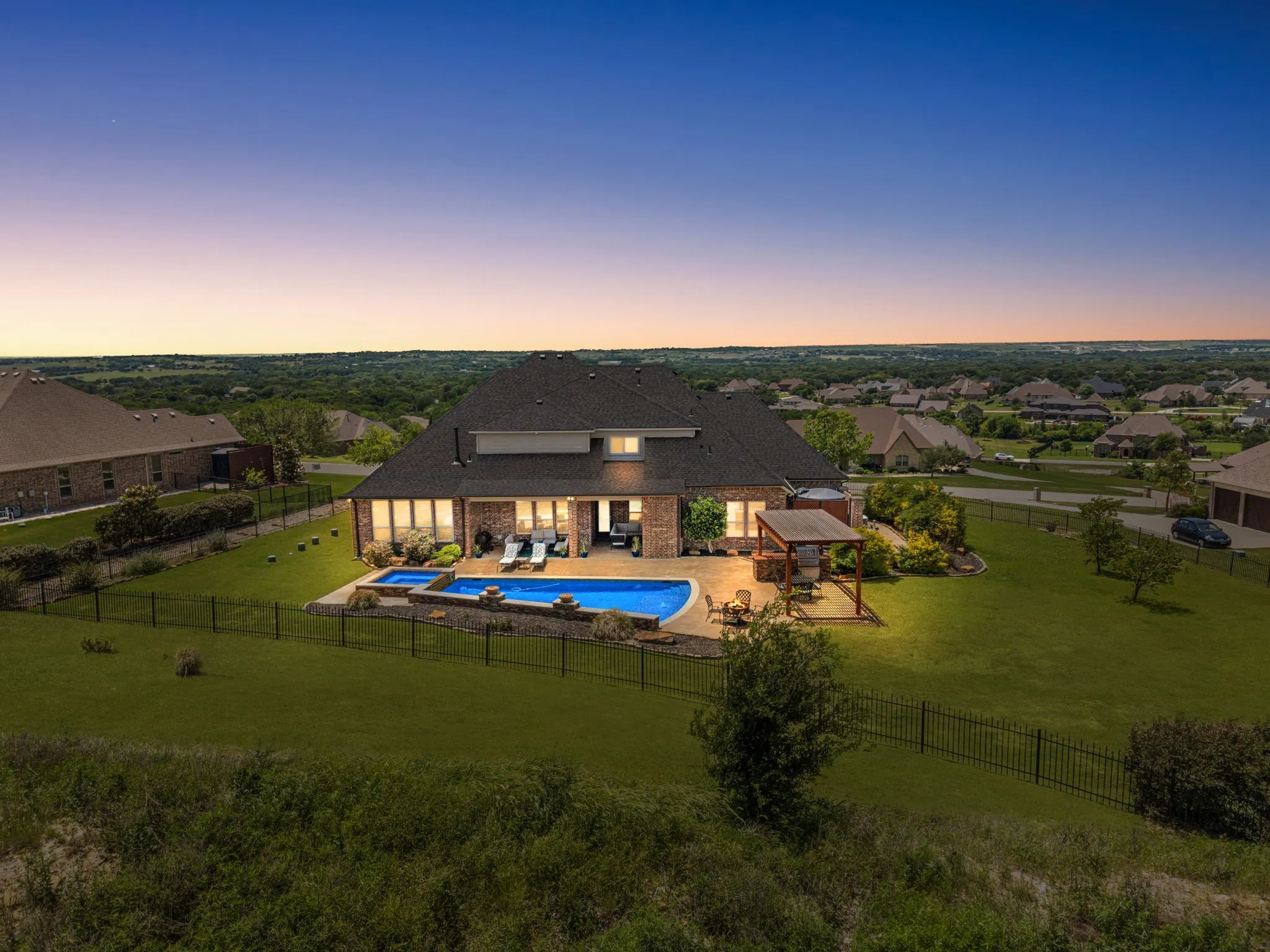 Single Family Residence For Sale in Tarrant County , 12731 Bella Roma Drive, Fort Worth, Texas 76126, 4 Bedroom, 4 Bathroom, 4 Garage spaces, 3,648 Sqft, built in 2015, mls#21250873, Real Estate Agent in Fort Worth, Homes For Sale in Tarrant county, Homes For Sale in Fort Worth, Realtor in Fort Worth Texas, Real Estate Brokerage Independent Realty Texas, Luminita Cordes Realtor
