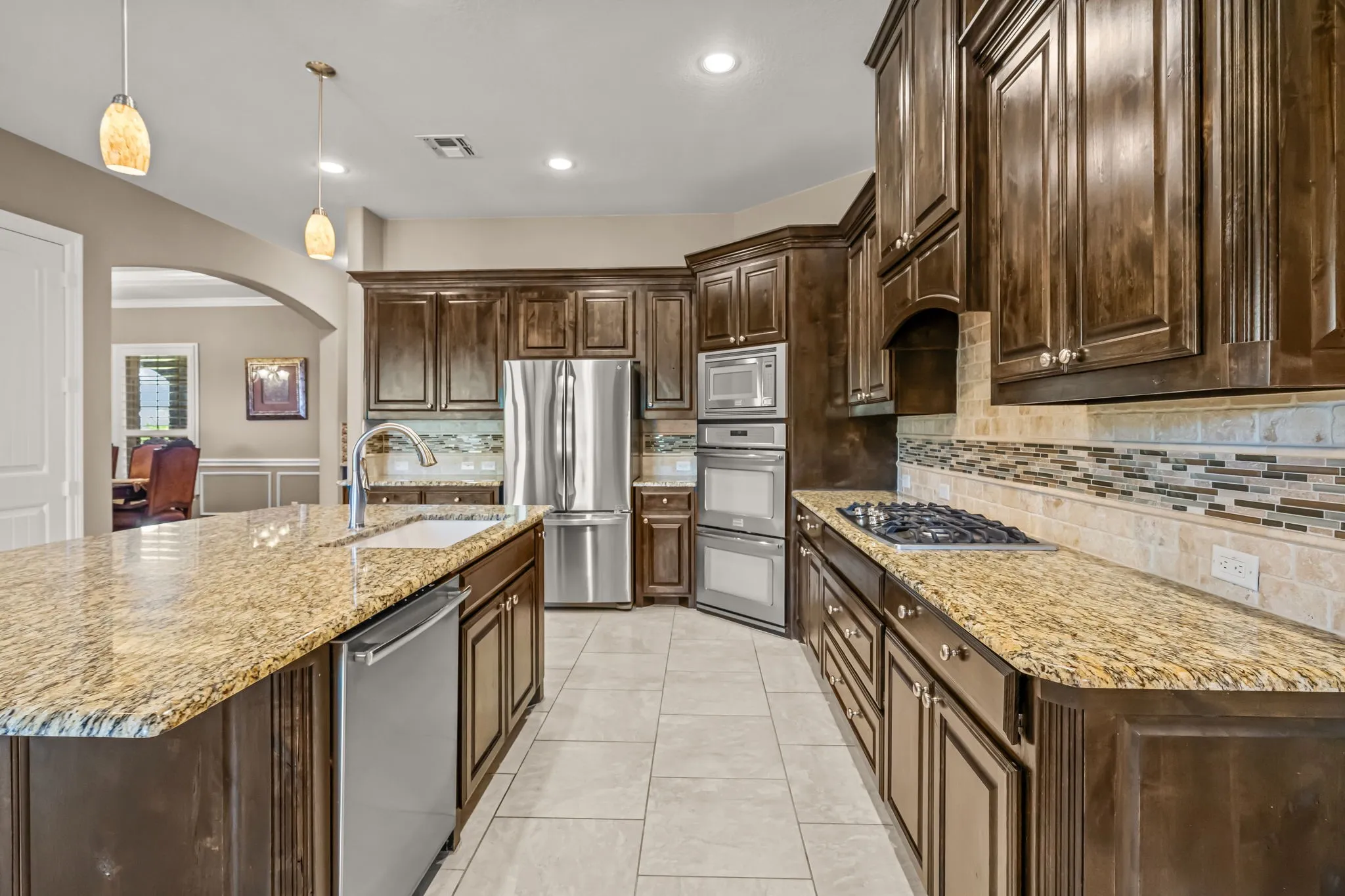 Single Family Residence For Sale in Tarrant County , 12731 Bella Roma Drive, Fort Worth, Texas 76126, 4 Bedroom, 4 Bathroom, 4 Garage spaces, 3,648 Sqft, built in 2015, mls#21250873, Real Estate Agent in Fort Worth, Homes For Sale in Tarrant county, Homes For Sale in Fort Worth, Realtor in Fort Worth Texas, Real Estate Brokerage Independent Realty Texas, Luminita Cordes Realtor