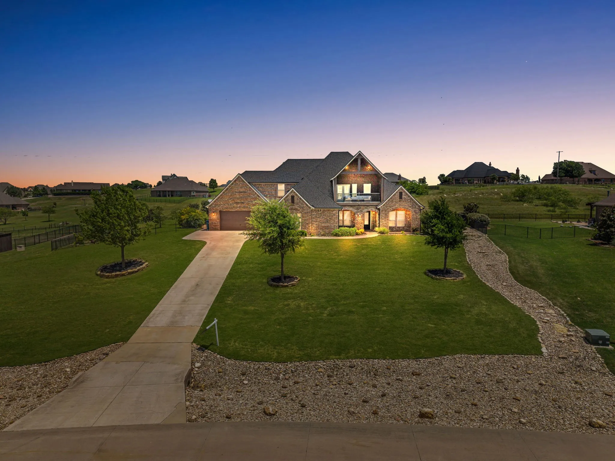 Single Family Residence For Sale in Tarrant County , 12731 Bella Roma Drive, Fort Worth, Texas 76126, 4 Bedroom, 4 Bathroom, 4 Garage spaces, 3,648 Sqft, built in 2015, mls#21250873, Real Estate Agent in Fort Worth, Homes For Sale in Tarrant county, Homes For Sale in Fort Worth, Realtor in Fort Worth Texas, Real Estate Brokerage Independent Realty Texas, Luminita Cordes Realtor