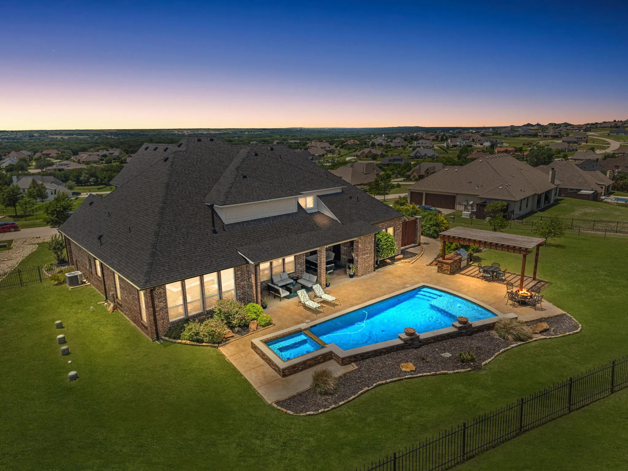 Single Family Residence For Sale in Tarrant County , 12731 Bella Roma Drive, Fort Worth, Texas 76126, 4 Bedroom, 4 Bathroom, 4 Garage spaces, 3,648 Sqft, built in 2015, mls#21250873, Real Estate Agent in Fort Worth, Homes For Sale in Tarrant county, Homes For Sale in Fort Worth, Realtor in Fort Worth Texas, Real Estate Brokerage Independent Realty Texas, Luminita Cordes Realtor