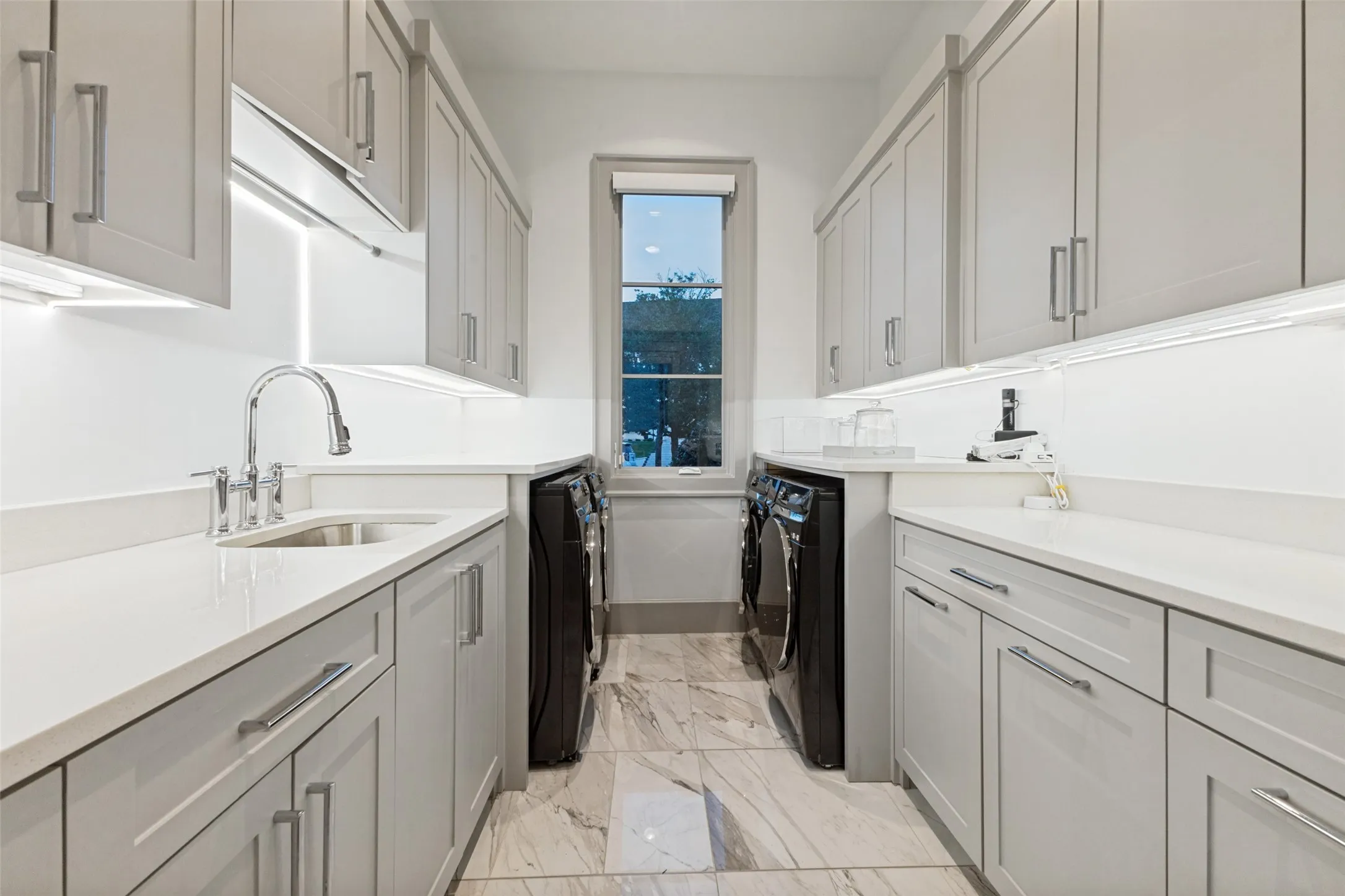 Single Family Residence For Sale in Denton County , 12349 Farmstead Drive, Frisco, Texas 75033, 5 Bedroom, 7 Bathroom, 4 Garage spaces, 8,063 Sqft, built in 2020, mls#21246756, Real Estate Agent in Frisco, Homes For Sale in Denton county, Homes For Sale in Frisco, Realtor in Frisco Texas, Real Estate Brokerage Independent Realty Texas, Luminita Cordes Realtor