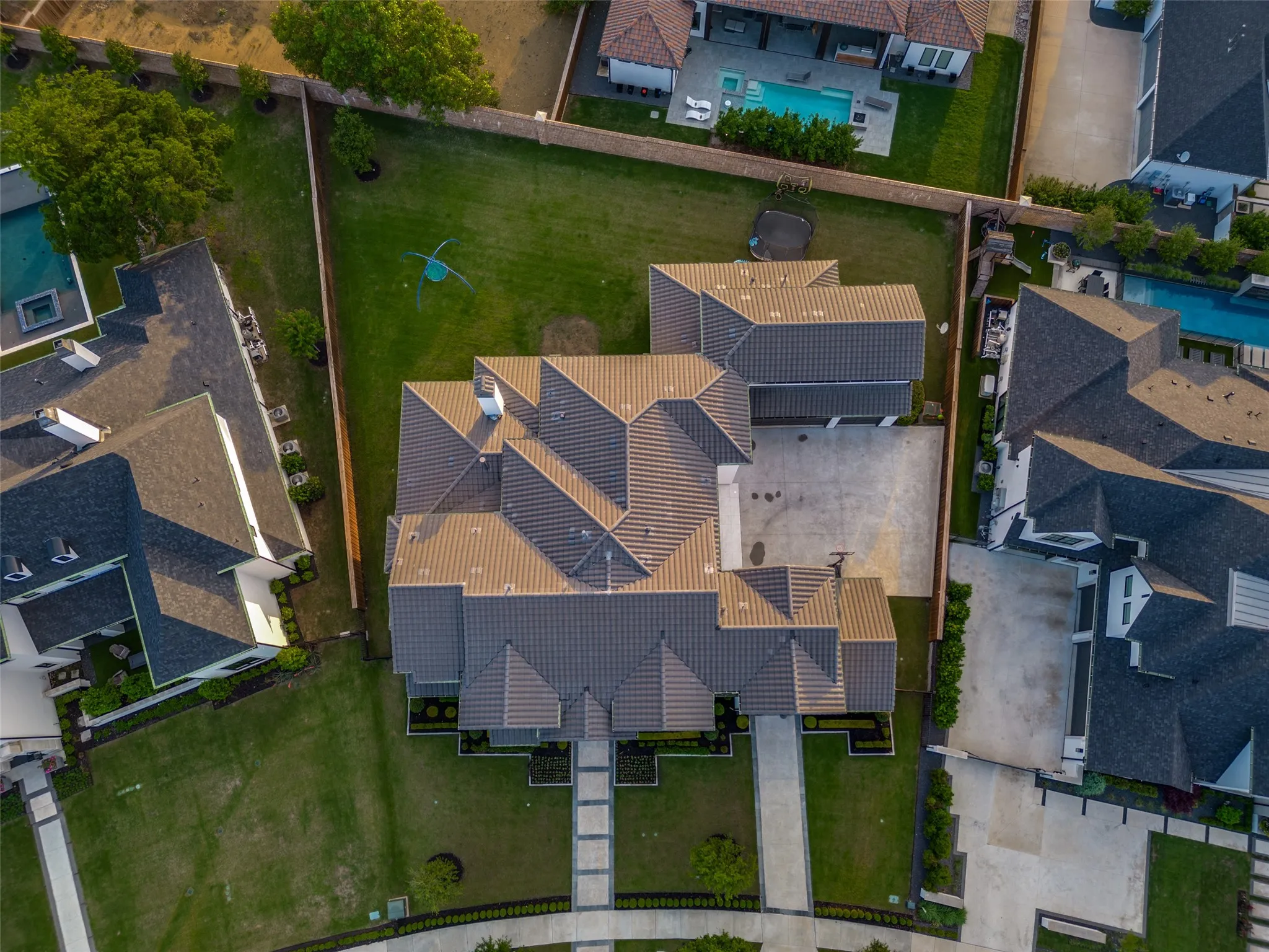 Single Family Residence For Sale in Denton County , 12349 Farmstead Drive, Frisco, Texas 75033, 5 Bedroom, 7 Bathroom, 4 Garage spaces, 8,063 Sqft, built in 2020, mls#21246756, Real Estate Agent in Frisco, Homes For Sale in Denton county, Homes For Sale in Frisco, Realtor in Frisco Texas, Real Estate Brokerage Independent Realty Texas, Luminita Cordes Realtor