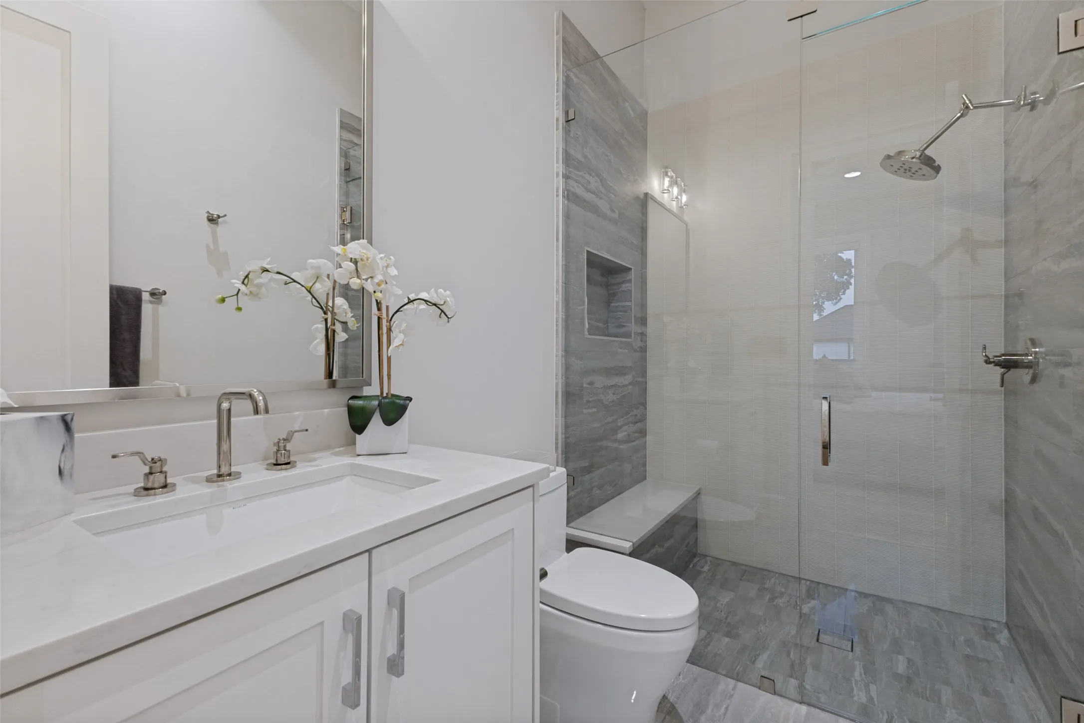 Single Family Residence For Sale in Denton County , 12349 Farmstead Drive, Frisco, Texas 75033, 5 Bedroom, 7 Bathroom, 4 Garage spaces, 8,063 Sqft, built in 2020, mls#21246756, Real Estate Agent in Frisco, Homes For Sale in Denton county, Homes For Sale in Frisco, Realtor in Frisco Texas, Real Estate Brokerage Independent Realty Texas, Luminita Cordes Realtor