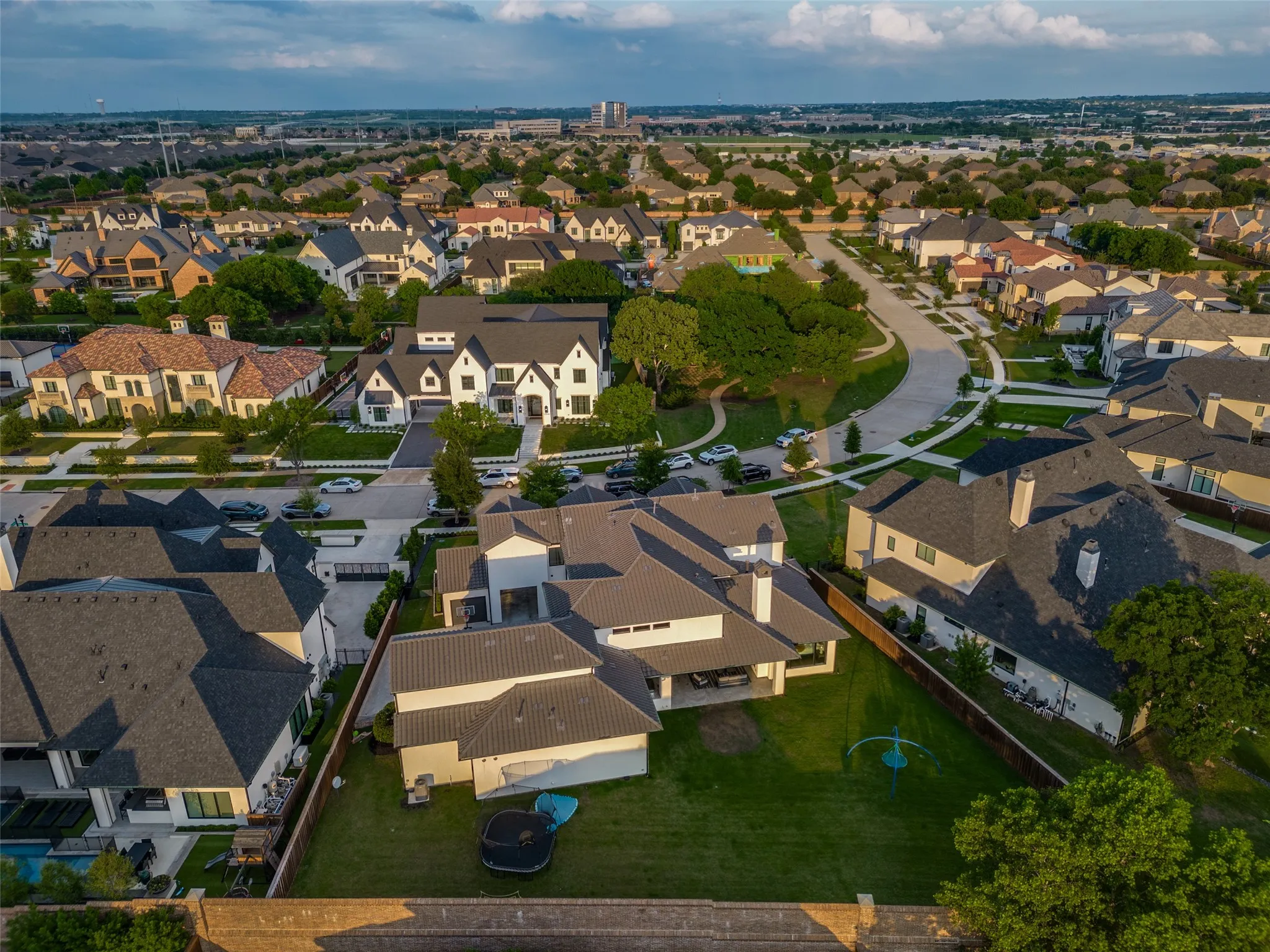Single Family Residence For Sale in Denton County , 12349 Farmstead Drive, Frisco, Texas 75033, 5 Bedroom, 7 Bathroom, 4 Garage spaces, 8,063 Sqft, built in 2020, mls#21246756, Real Estate Agent in Frisco, Homes For Sale in Denton county, Homes For Sale in Frisco, Realtor in Frisco Texas, Real Estate Brokerage Independent Realty Texas, Luminita Cordes Realtor