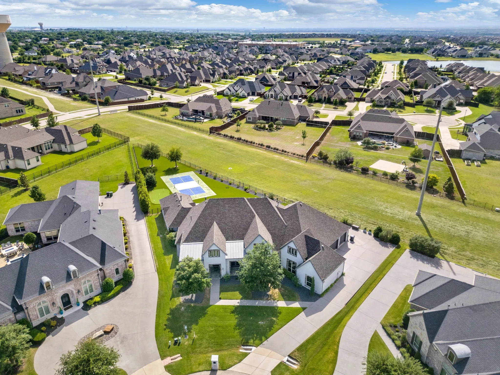 Single Family Residence For Sale in Collin County , 2000 Willow Bend Court, Prosper, Texas 75078, 4 Bedroom, 5 Bathroom, 4 Garage spaces, 4,636 Sqft, built in 2016, mls#21261976, Real Estate Agent in Prosper, Homes For Sale in Collin county, Homes For Sale in Prosper, Realtor in Prosper Texas, Real Estate Brokerage Independent Realty Texas, Luminita Cordes Realtor