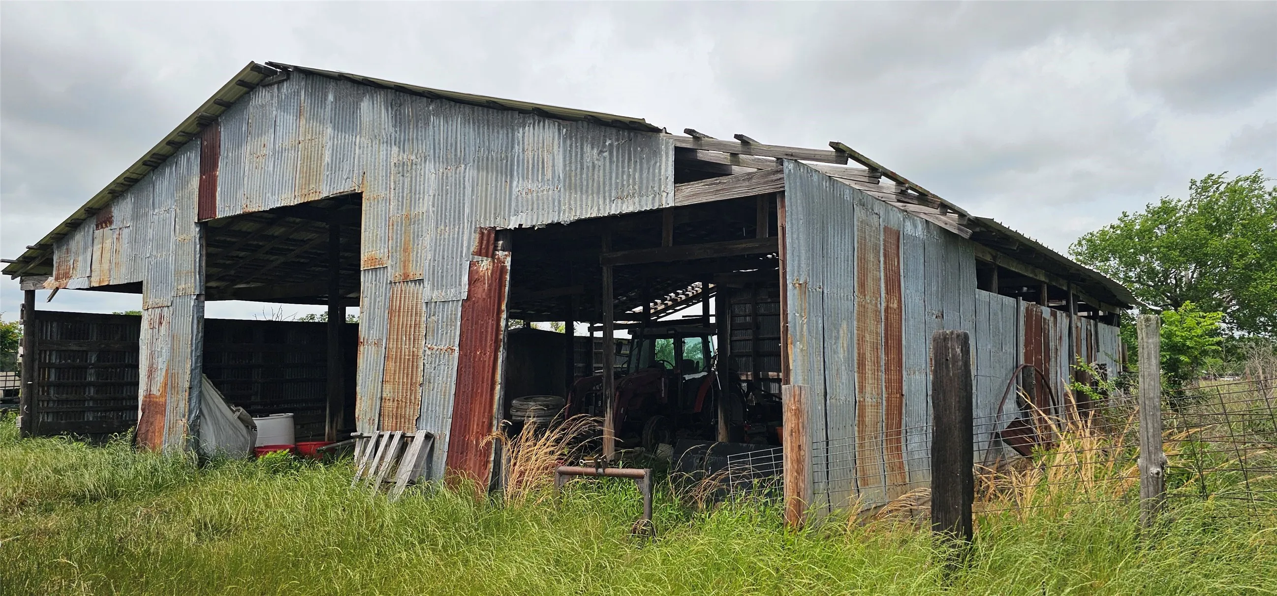 Ranch For Sale in Van Zandt County , 2260 FM 16, Canton, Texas 75103, 0, 0, Garage spaces, 0 Sqft, built in 1970, Price $649,000, mls#21262921, Real Estate Agent in Canton, Homes For Sale in Van Zandt county, Homes For Sale in Canton, Realtor in Canton Texas, Real Estate Brokerage Independent Realty Texas, Luminita Cordes Realtor