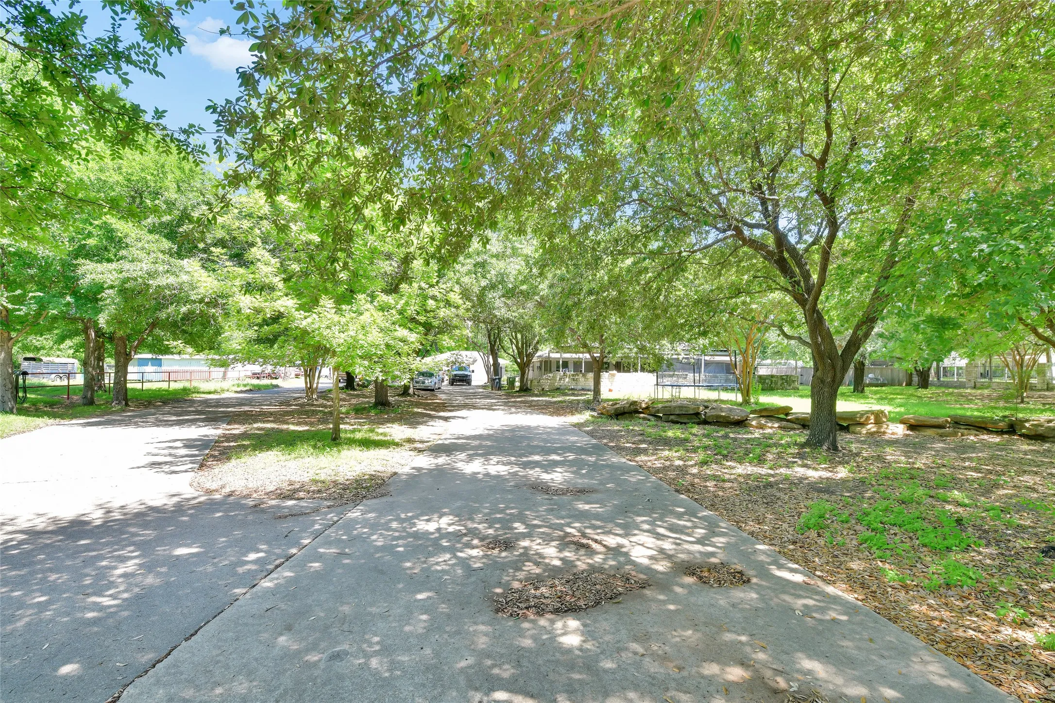 Single Family Residence For Sale in Tarrant County , 5313 Hidden Oaks Lane, Arlington, Texas 76017, 3 Bedroom, 2 Bathroom, 3 Garage spaces, 2,320 Sqft, built in 1973, mls#21262771, Real Estate Agent in Arlington, Homes For Sale in Tarrant county, Homes For Sale in Arlington, Realtor in Arlington Texas, Real Estate Brokerage Independent Realty Texas, Luminita Cordes Realtor