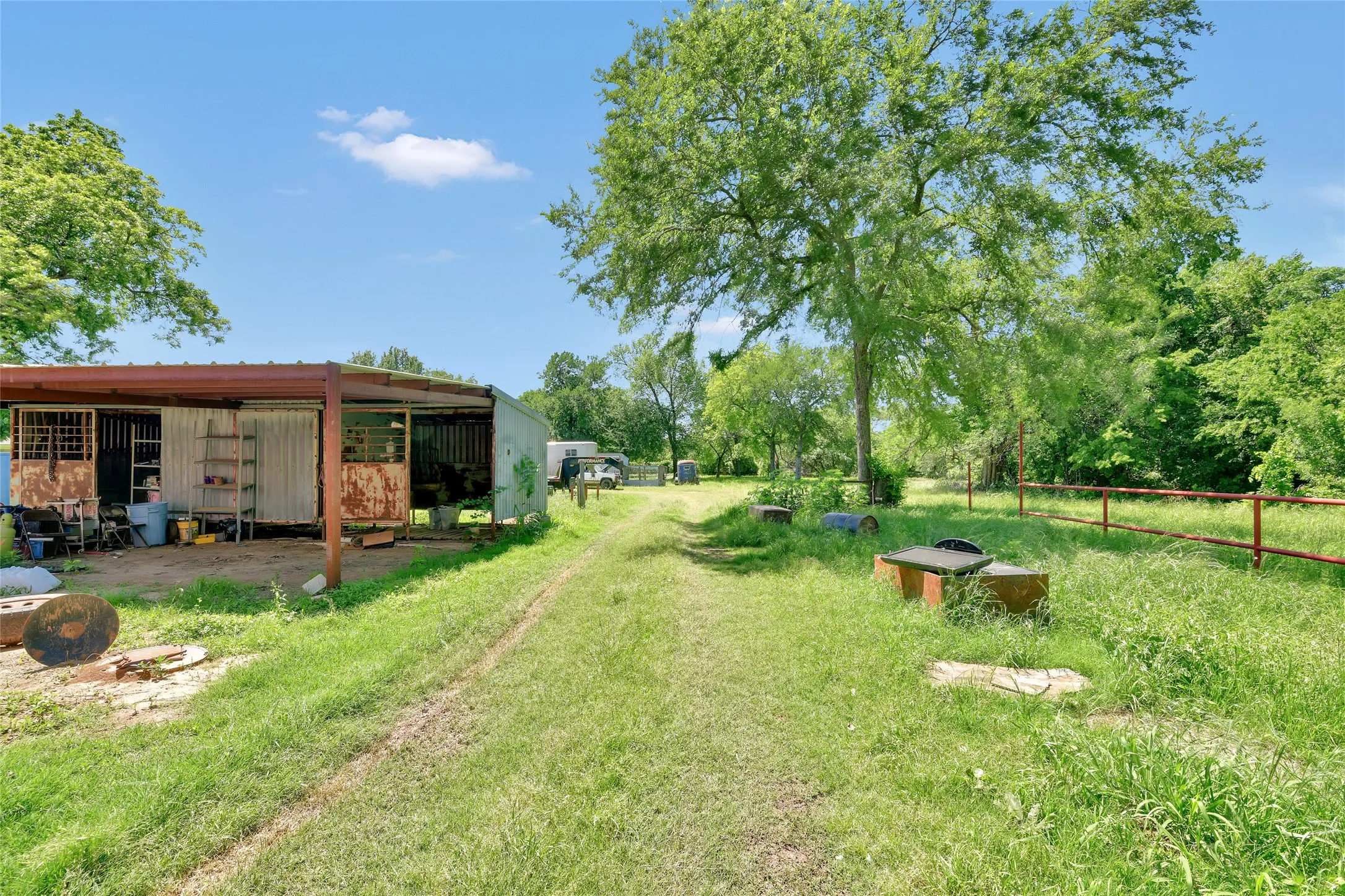 Single Family Residence For Sale in Tarrant County , 5313 Hidden Oaks Lane, Arlington, Texas 76017, 3 Bedroom, 2 Bathroom, 3 Garage spaces, 2,320 Sqft, built in 1973, mls#21262771, Real Estate Agent in Arlington, Homes For Sale in Tarrant county, Homes For Sale in Arlington, Realtor in Arlington Texas, Real Estate Brokerage Independent Realty Texas, Luminita Cordes Realtor