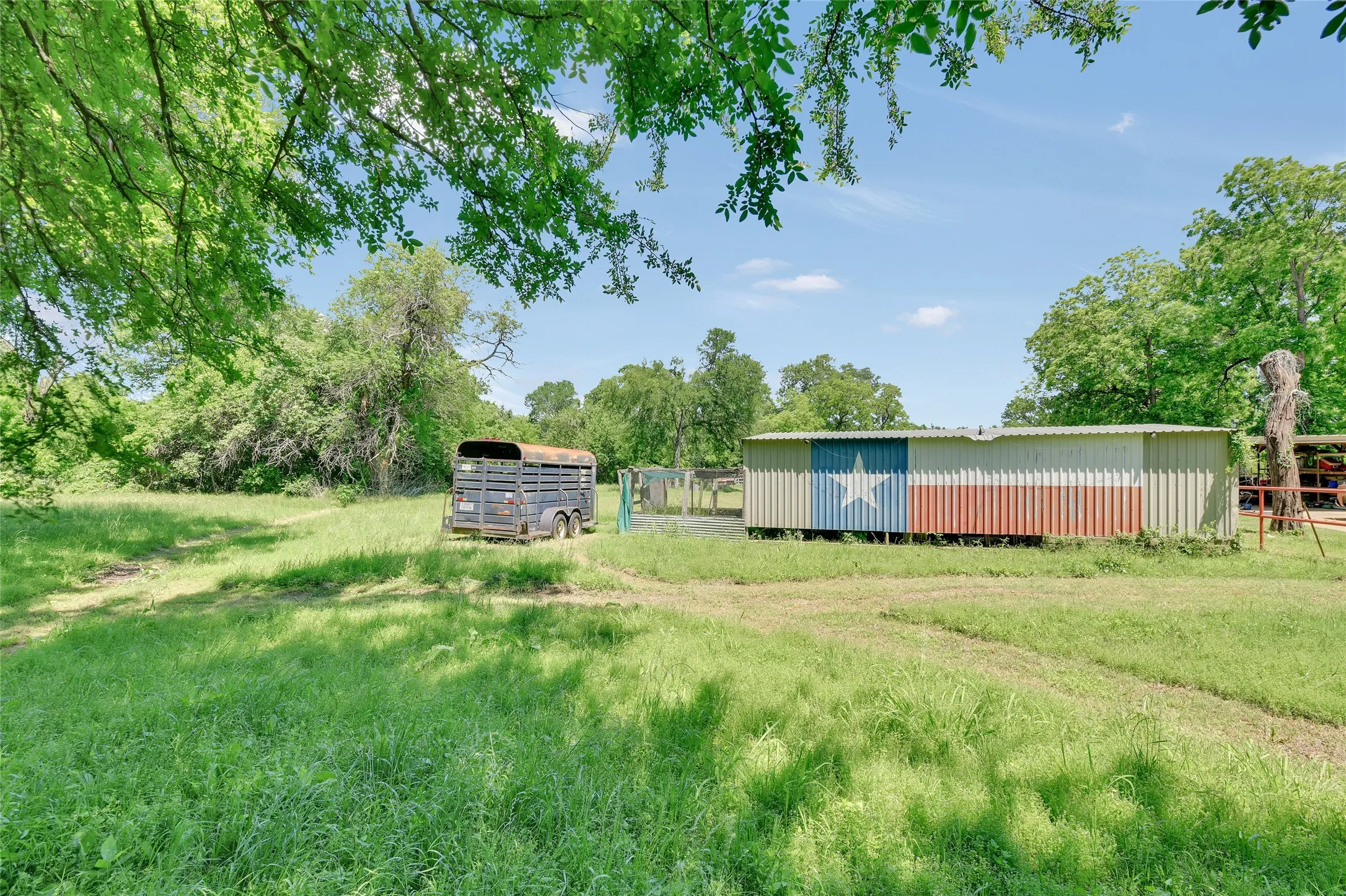 Single Family Residence For Sale in Tarrant County , 5313 Hidden Oaks Lane, Arlington, Texas 76017, 3 Bedroom, 2 Bathroom, 3 Garage spaces, 2,320 Sqft, built in 1973, mls#21262771, Real Estate Agent in Arlington, Homes For Sale in Tarrant county, Homes For Sale in Arlington, Realtor in Arlington Texas, Real Estate Brokerage Independent Realty Texas, Luminita Cordes Realtor