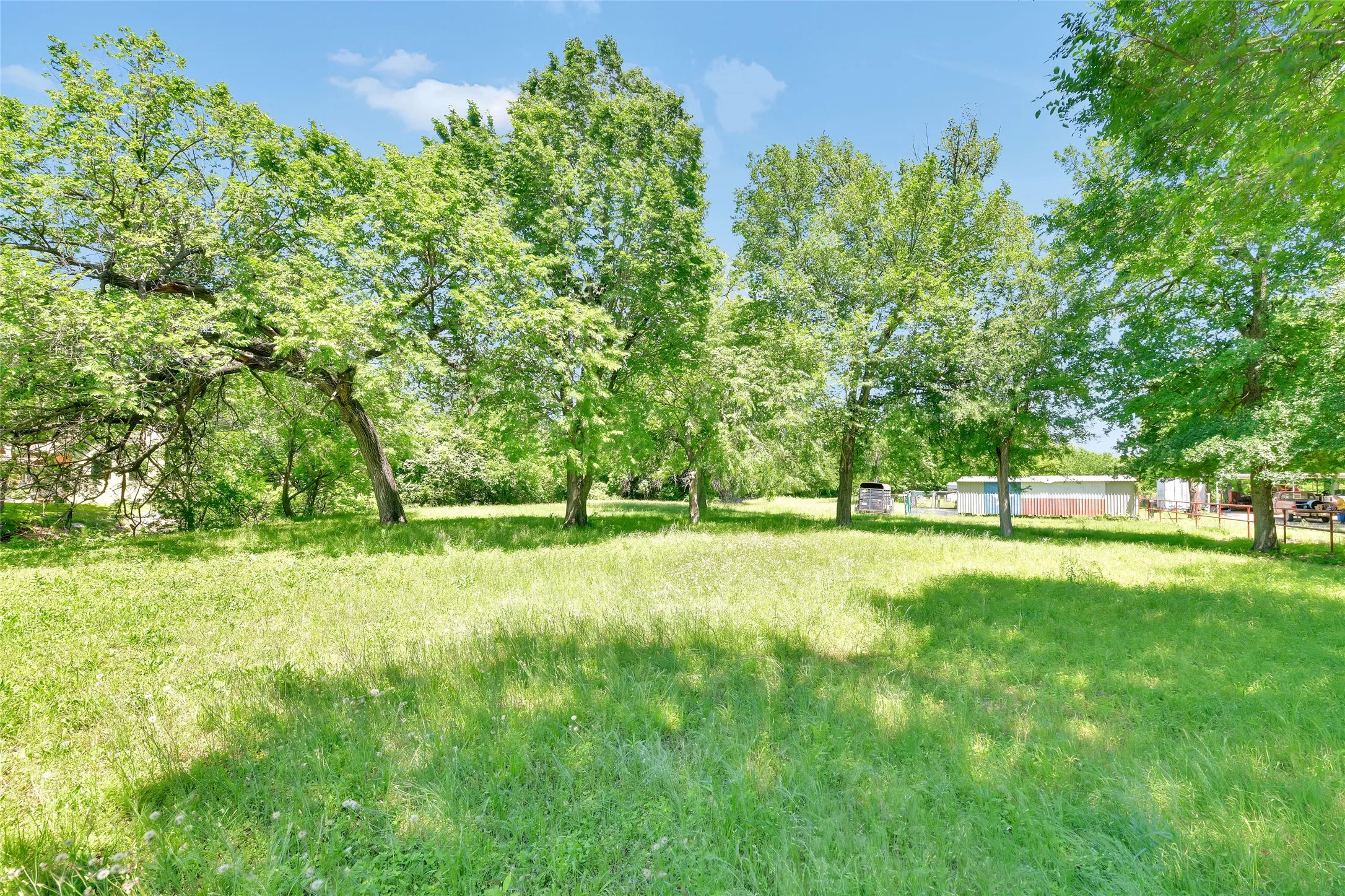 Single Family Residence For Sale in Tarrant County , 5313 Hidden Oaks Lane, Arlington, Texas 76017, 3 Bedroom, 2 Bathroom, 3 Garage spaces, 2,320 Sqft, built in 1973, mls#21262771, Real Estate Agent in Arlington, Homes For Sale in Tarrant county, Homes For Sale in Arlington, Realtor in Arlington Texas, Real Estate Brokerage Independent Realty Texas, Luminita Cordes Realtor
