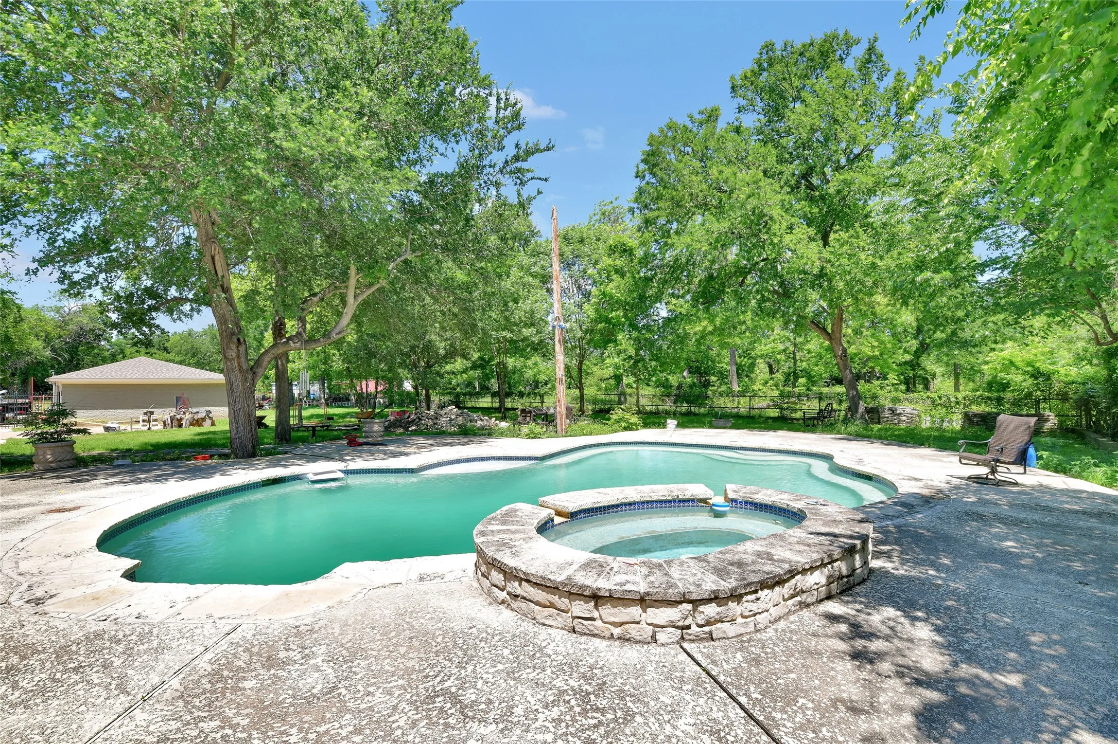 Single Family Residence For Sale in Tarrant County , 5313 Hidden Oaks Lane, Arlington, Texas 76017, 3 Bedroom, 2 Bathroom, 3 Garage spaces, 2,320 Sqft, built in 1973, mls#21262771, Real Estate Agent in Arlington, Homes For Sale in Tarrant county, Homes For Sale in Arlington, Realtor in Arlington Texas, Real Estate Brokerage Independent Realty Texas, Luminita Cordes Realtor