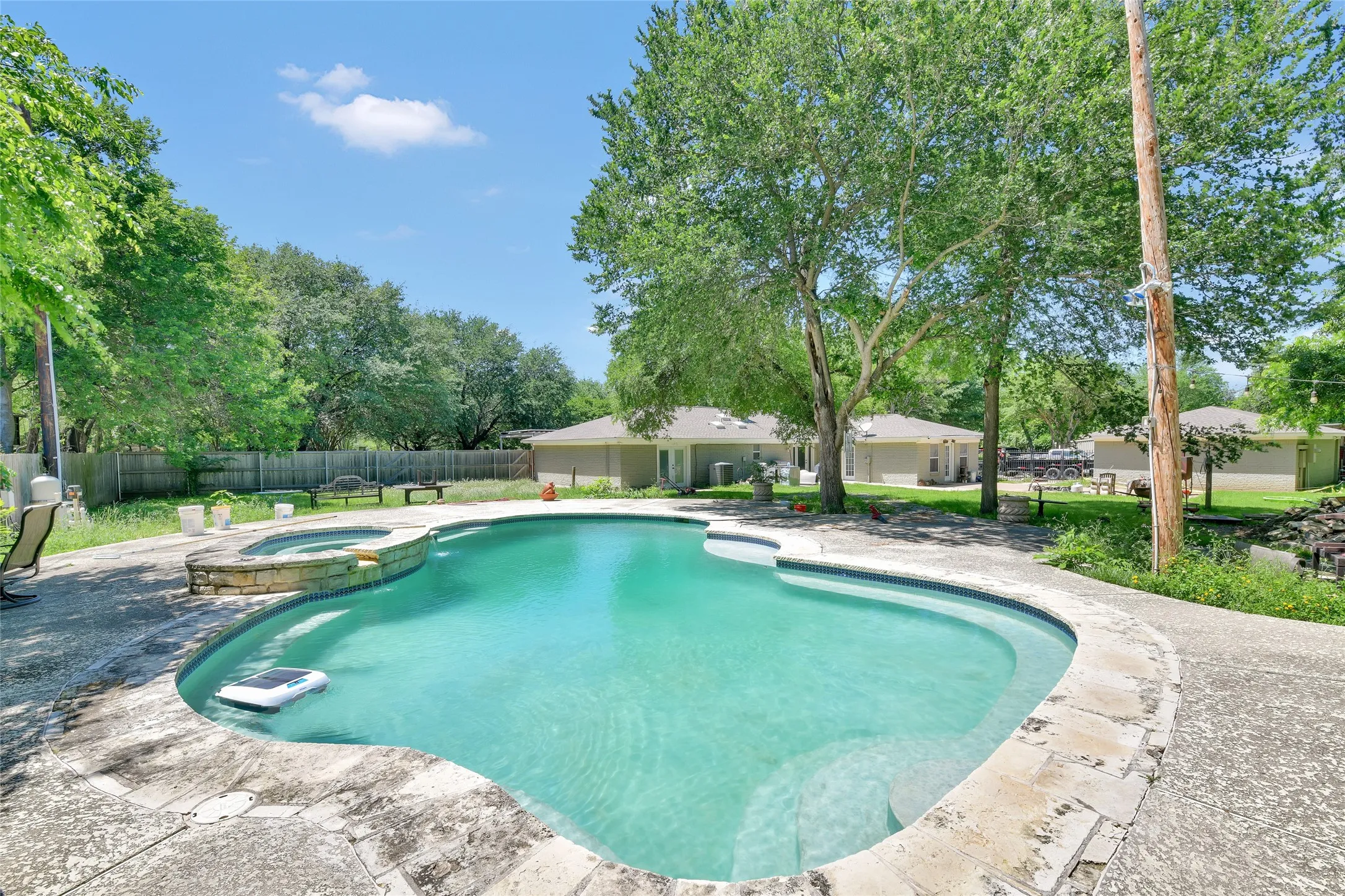 Single Family Residence For Sale in Tarrant County , 5313 Hidden Oaks Lane, Arlington, Texas 76017, 3 Bedroom, 2 Bathroom, 3 Garage spaces, 2,320 Sqft, built in 1973, mls#21262771, Real Estate Agent in Arlington, Homes For Sale in Tarrant county, Homes For Sale in Arlington, Realtor in Arlington Texas, Real Estate Brokerage Independent Realty Texas, Luminita Cordes Realtor