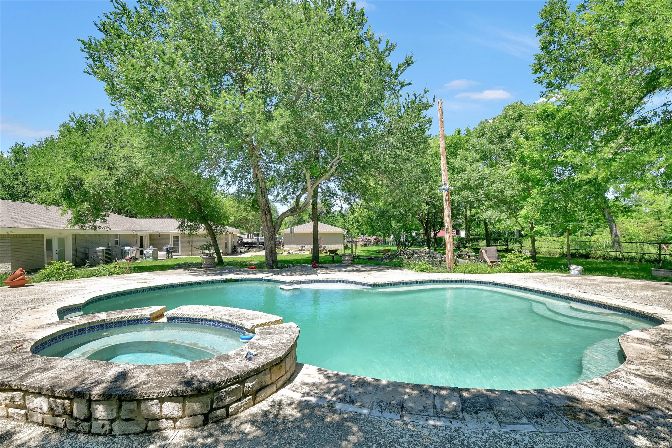 Single Family Residence For Sale in Tarrant County , 5313 Hidden Oaks Lane, Arlington, Texas 76017, 3 Bedroom, 2 Bathroom, 3 Garage spaces, 2,320 Sqft, built in 1973, mls#21262771, Real Estate Agent in Arlington, Homes For Sale in Tarrant county, Homes For Sale in Arlington, Realtor in Arlington Texas, Real Estate Brokerage Independent Realty Texas, Luminita Cordes Realtor
