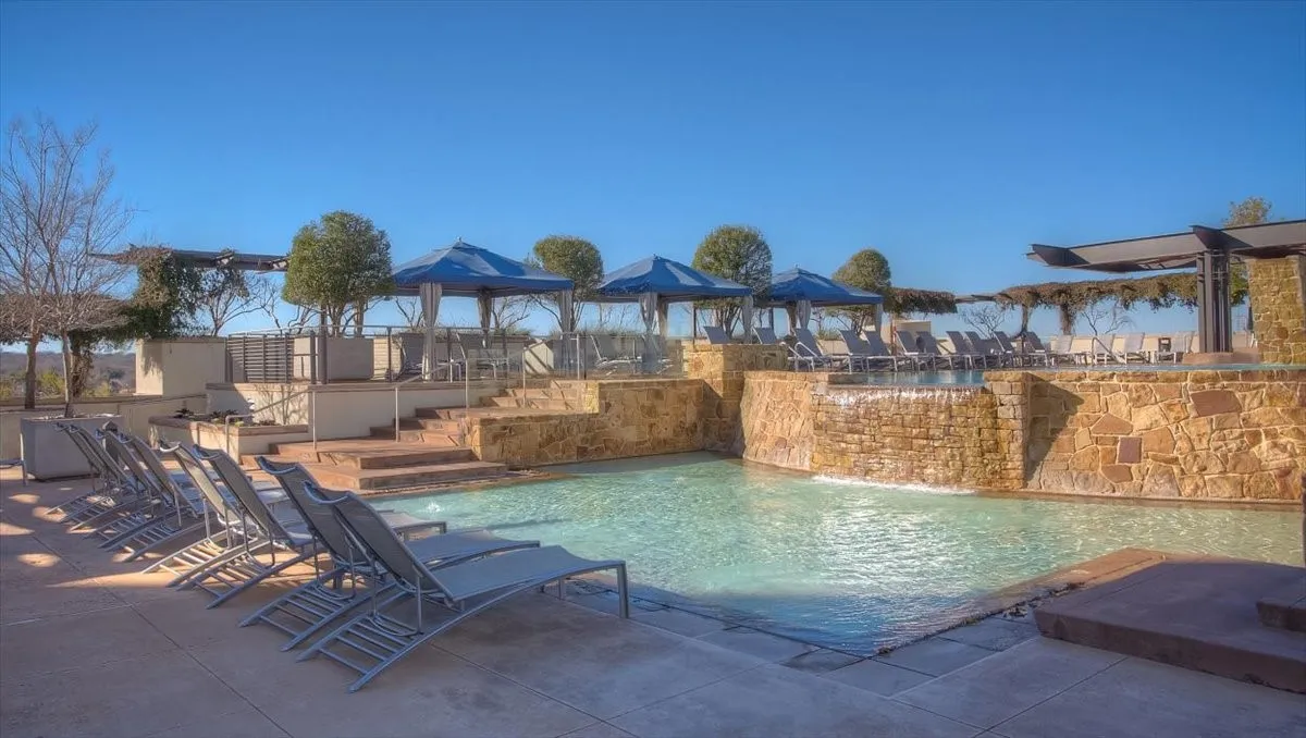 Condominium For Sale in Tarrant County , 2600 W 7th Street 2532, Fort Worth, Texas 76107, 1 Bedroom, 1 Bathroom, 2 Garage spaces, 1,263 Sqft, built in 1928, mls#21255077, Real Estate Agent in Fort Worth, Homes For Sale in Tarrant county, Homes For Sale in Fort Worth, Realtor in Fort Worth Texas, Real Estate Brokerage Independent Realty Texas, Luminita Cordes Realtor