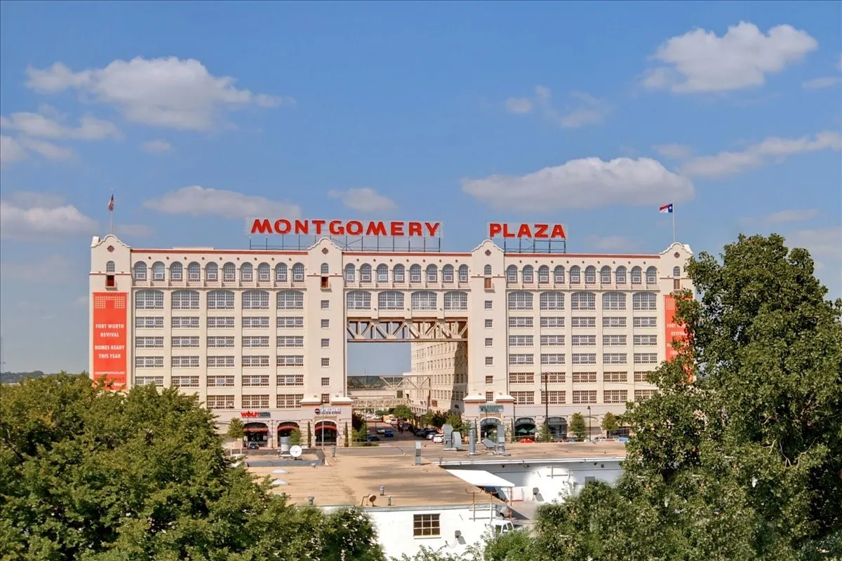 Condominium For Sale in Tarrant County , 2600 W 7th Street 2532, Fort Worth, Texas 76107, 1 Bedroom, 1 Bathroom, 2 Garage spaces, 1,263 Sqft, built in 1928, mls#21255077, Real Estate Agent in Fort Worth, Homes For Sale in Tarrant county, Homes For Sale in Fort Worth, Realtor in Fort Worth Texas, Real Estate Brokerage Independent Realty Texas, Luminita Cordes Realtor