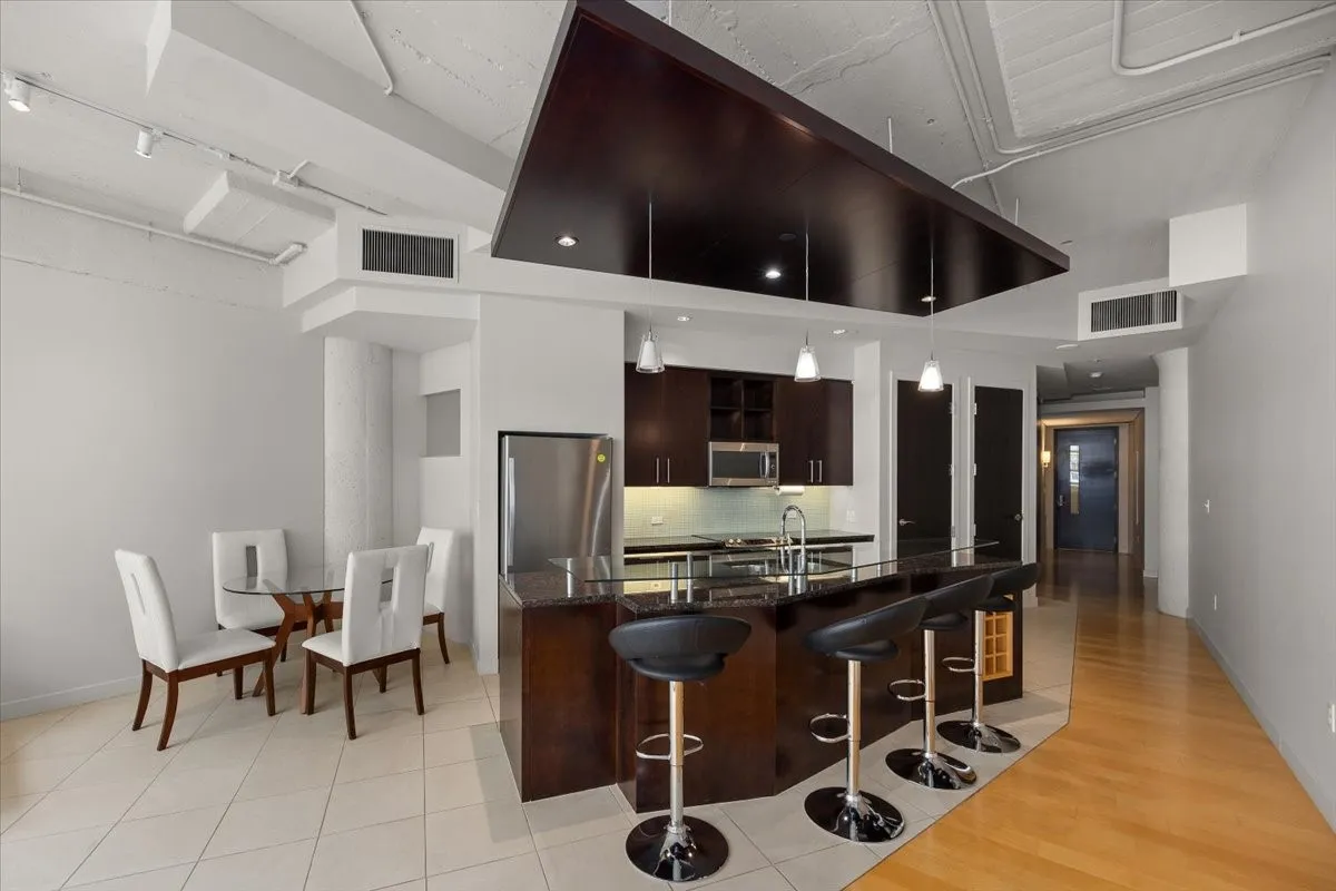 Condominium For Sale in Tarrant County , 2600 W 7th Street 2532, Fort Worth, Texas 76107, 1 Bedroom, 1 Bathroom, 2 Garage spaces, 1,263 Sqft, built in 1928, mls#21255077, Real Estate Agent in Fort Worth, Homes For Sale in Tarrant county, Homes For Sale in Fort Worth, Realtor in Fort Worth Texas, Real Estate Brokerage Independent Realty Texas, Luminita Cordes Realtor
