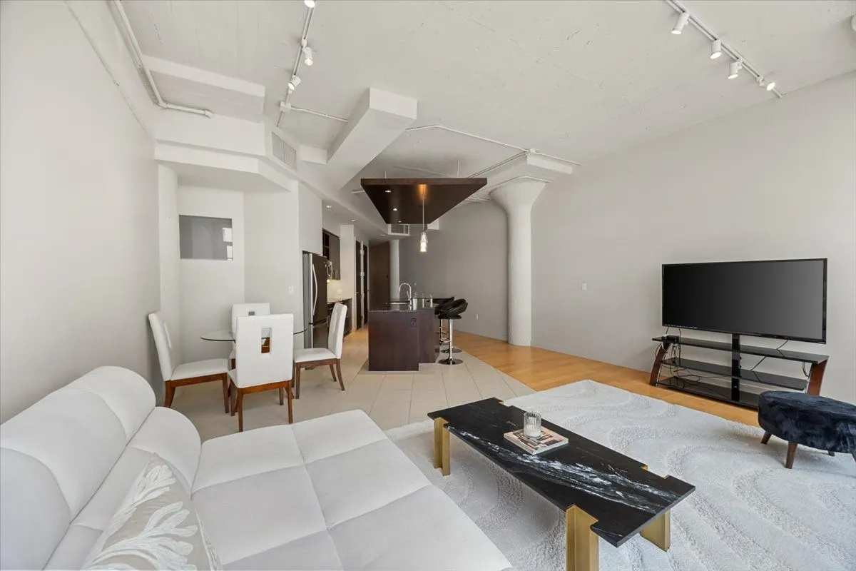 Condominium For Sale in Tarrant County , 2600 W 7th Street 2532, Fort Worth, Texas 76107, 1 Bedroom, 1 Bathroom, 2 Garage spaces, 1,263 Sqft, built in 1928, mls#21255077, Real Estate Agent in Fort Worth, Homes For Sale in Tarrant county, Homes For Sale in Fort Worth, Realtor in Fort Worth Texas, Real Estate Brokerage Independent Realty Texas, Luminita Cordes Realtor