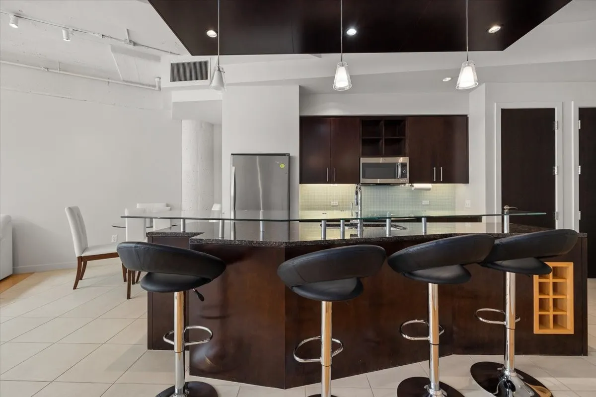 Condominium For Sale in Tarrant County , 2600 W 7th Street 2532, Fort Worth, Texas 76107, 1 Bedroom, 1 Bathroom, 2 Garage spaces, 1,263 Sqft, built in 1928, mls#21255077, Real Estate Agent in Fort Worth, Homes For Sale in Tarrant county, Homes For Sale in Fort Worth, Realtor in Fort Worth Texas, Real Estate Brokerage Independent Realty Texas, Luminita Cordes Realtor