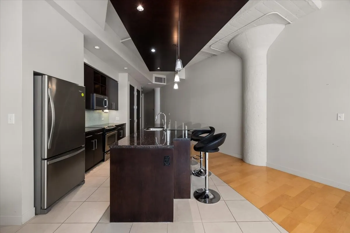 Condominium For Sale in Tarrant County , 2600 W 7th Street 2532, Fort Worth, Texas 76107, 1 Bedroom, 1 Bathroom, 2 Garage spaces, 1,263 Sqft, built in 1928, mls#21255077, Real Estate Agent in Fort Worth, Homes For Sale in Tarrant county, Homes For Sale in Fort Worth, Realtor in Fort Worth Texas, Real Estate Brokerage Independent Realty Texas, Luminita Cordes Realtor