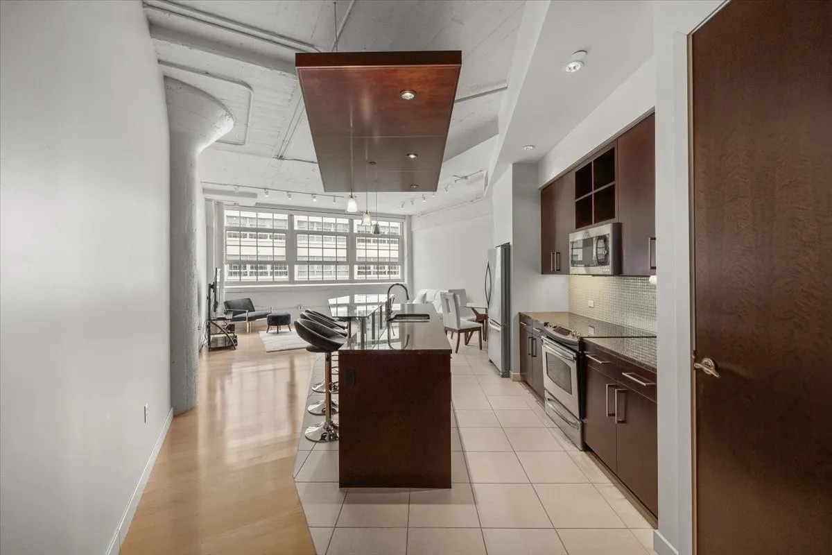 Condominium For Sale in Tarrant County , 2600 W 7th Street 2532, Fort Worth, Texas 76107, 1 Bedroom, 1 Bathroom, 2 Garage spaces, 1,263 Sqft, built in 1928, mls#21255077, Real Estate Agent in Fort Worth, Homes For Sale in Tarrant county, Homes For Sale in Fort Worth, Realtor in Fort Worth Texas, Real Estate Brokerage Independent Realty Texas, Luminita Cordes Realtor