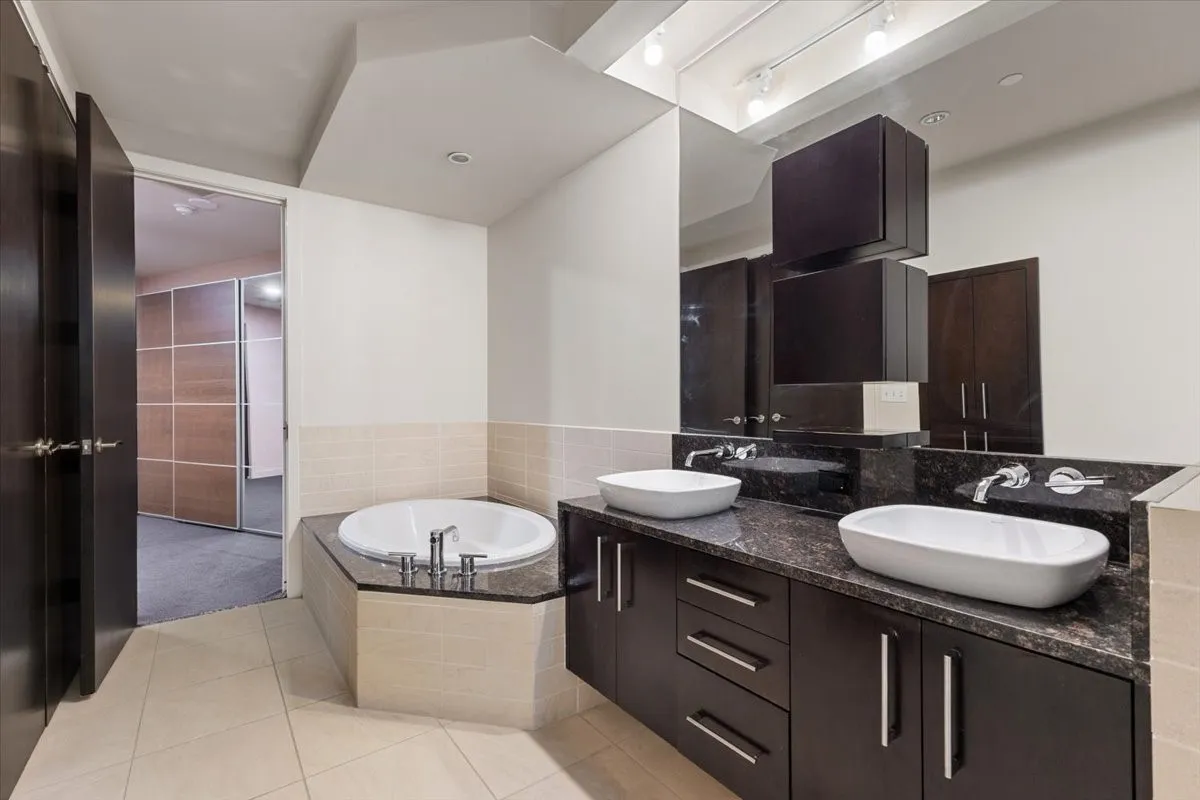Condominium For Sale in Tarrant County , 2600 W 7th Street 2532, Fort Worth, Texas 76107, 1 Bedroom, 1 Bathroom, 2 Garage spaces, 1,263 Sqft, built in 1928, mls#21255077, Real Estate Agent in Fort Worth, Homes For Sale in Tarrant county, Homes For Sale in Fort Worth, Realtor in Fort Worth Texas, Real Estate Brokerage Independent Realty Texas, Luminita Cordes Realtor