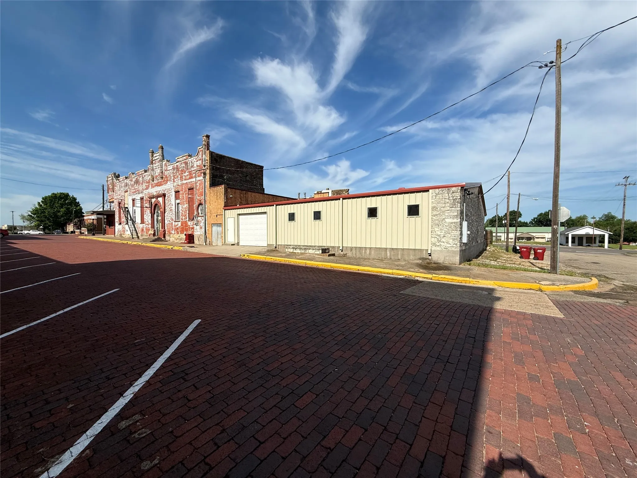 Business For Sale in Fannin County , 104 E Main Street, Honey Grove, Texas 75446, 0, 0, Garage spaces, 0 Sqft, built in 1900, Price $500,000, mls#21260242, Real Estate Agent in Honey Grove, Homes For Sale in Fannin county, Homes For Sale in Honey Grove, Realtor in Honey Grove Texas, Real Estate Brokerage Independent Realty Texas, Luminita Cordes Realtor