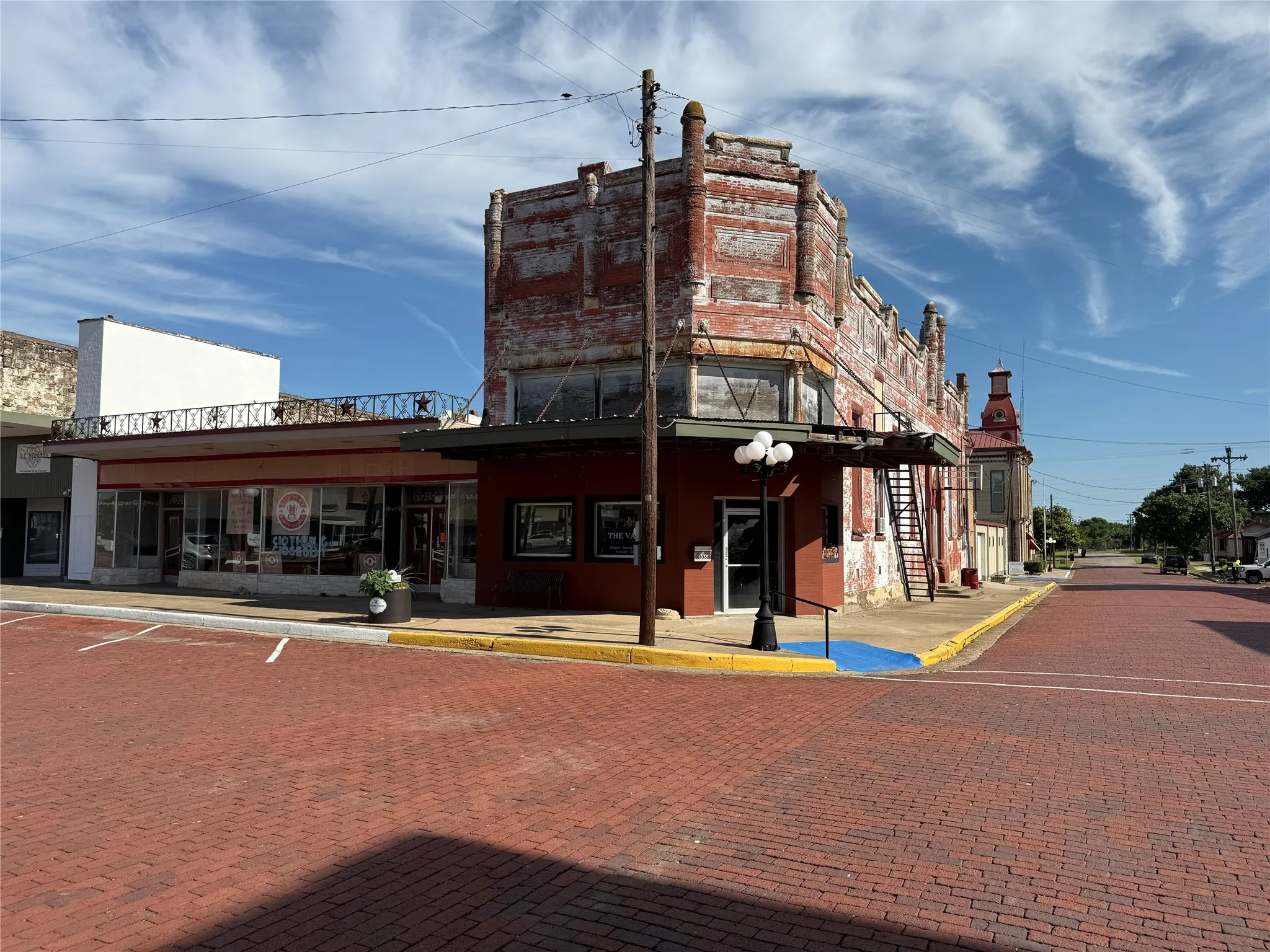Business For Sale in Fannin County , 104 E Main Street, Honey Grove, Texas 75446, 0, 0, Garage spaces, 0 Sqft, built in 1900, Price $500,000, mls#21260242, Real Estate Agent in Honey Grove, Homes For Sale in Fannin county, Homes For Sale in Honey Grove, Realtor in Honey Grove Texas, Real Estate Brokerage Independent Realty Texas, Luminita Cordes Realtor