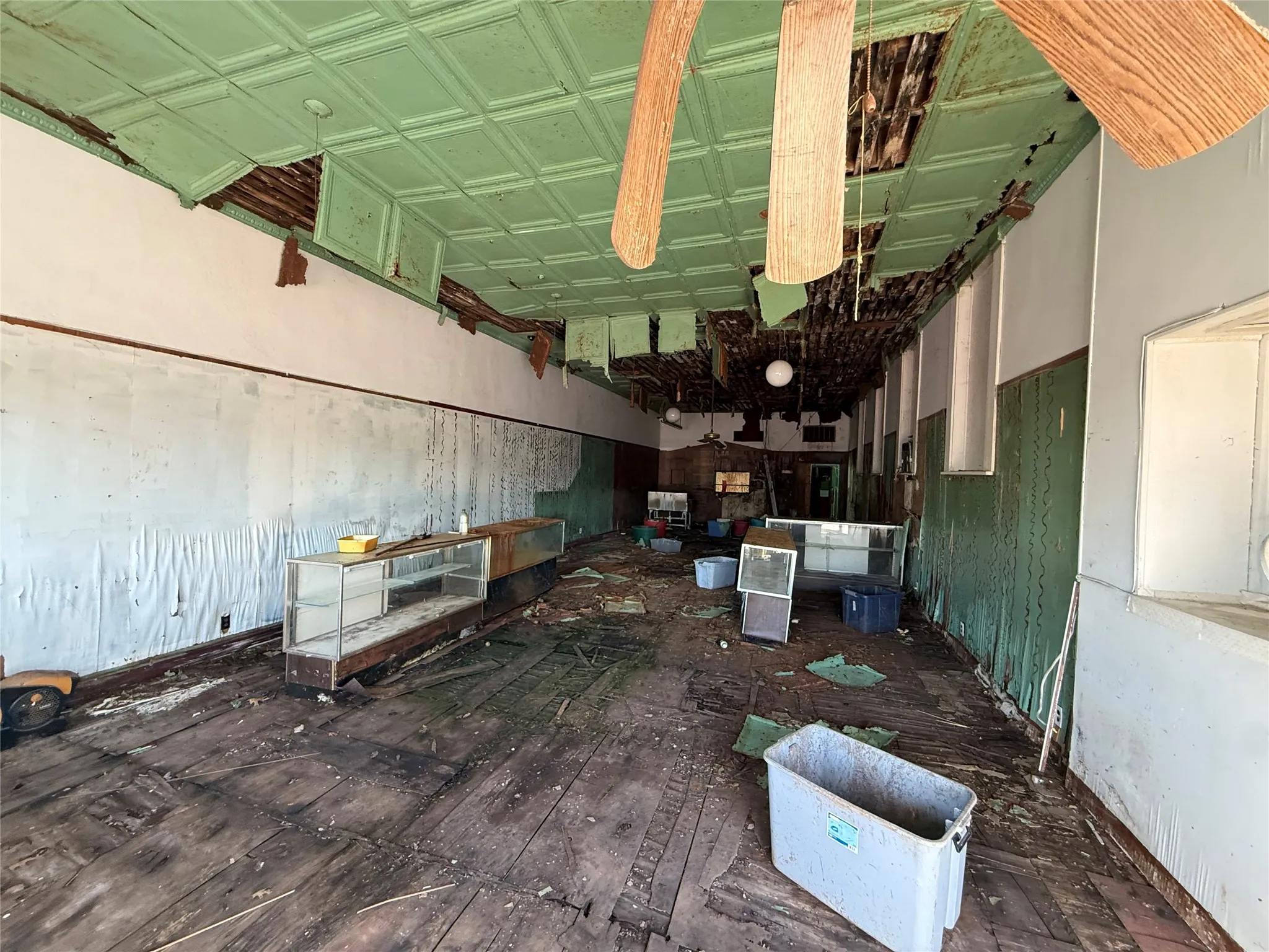 Business For Sale in Fannin County , 104 E Main Street, Honey Grove, Texas 75446, 0, 0, Garage spaces, 0 Sqft, built in 1900, Price $500,000, mls#21260242, Real Estate Agent in Honey Grove, Homes For Sale in Fannin county, Homes For Sale in Honey Grove, Realtor in Honey Grove Texas, Real Estate Brokerage Independent Realty Texas, Luminita Cordes Realtor