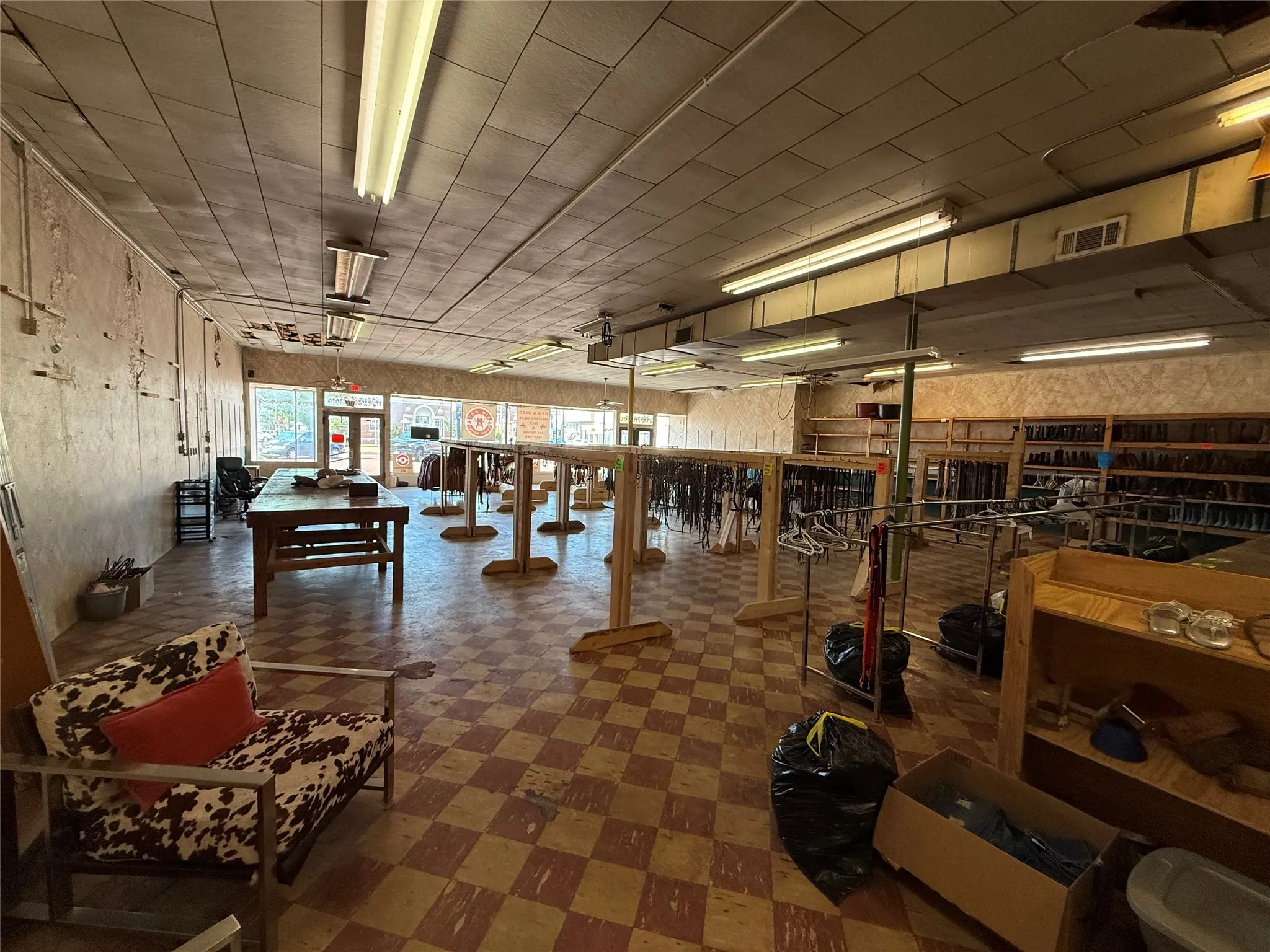 Business For Sale in Fannin County , 104 E Main Street, Honey Grove, Texas 75446, 0, 0, Garage spaces, 0 Sqft, built in 1900, Price $500,000, mls#21260242, Real Estate Agent in Honey Grove, Homes For Sale in Fannin county, Homes For Sale in Honey Grove, Realtor in Honey Grove Texas, Real Estate Brokerage Independent Realty Texas, Luminita Cordes Realtor
