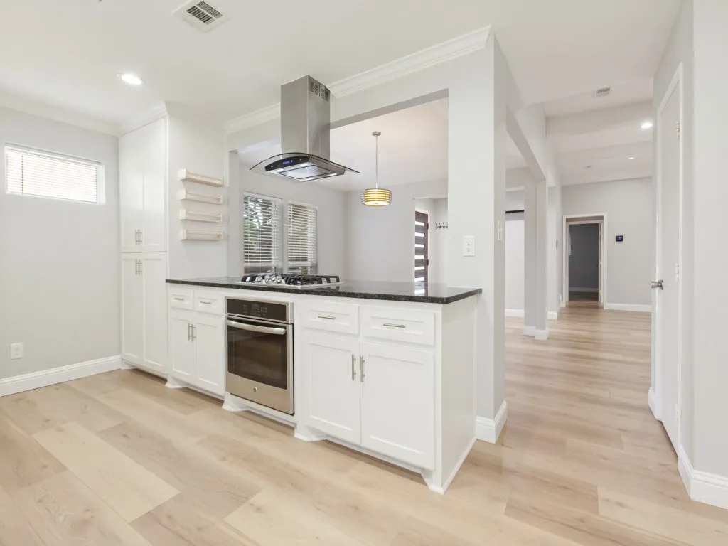 Single Family Residence For Sale in Dallas County , 16817 Rustic Meadows Drive, Dallas, Texas 75248, 3 Bedroom, 3 Bathroom, 2 Garage spaces, 2,190 Sqft, built in 1977, mls#21260717, Real Estate Agent in Dallas, Homes For Sale in Dallas county, Homes For Sale in Dallas, Realtor in Dallas Texas, Real Estate Brokerage Independent Realty Texas, Luminita Cordes Realtor