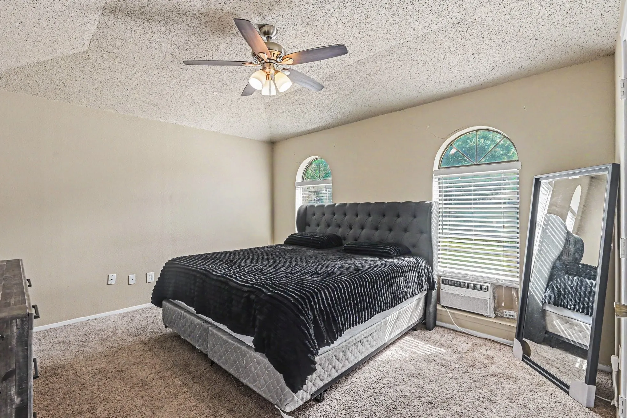 Single Family Residence For Sale in Tarrant County , 8553 James Court, White Settlement, Texas 76108, 3 Bedroom, 2 Bathroom, 2 Garage spaces, 1,287 Sqft, built in 1985, mls#21259810, Real Estate Agent in White Settlement, Homes For Sale in Tarrant county, Homes For Sale in White Settlement, Realtor in White Settlement Texas, Real Estate Brokerage Independent Realty Texas, Luminita Cordes Realtor
