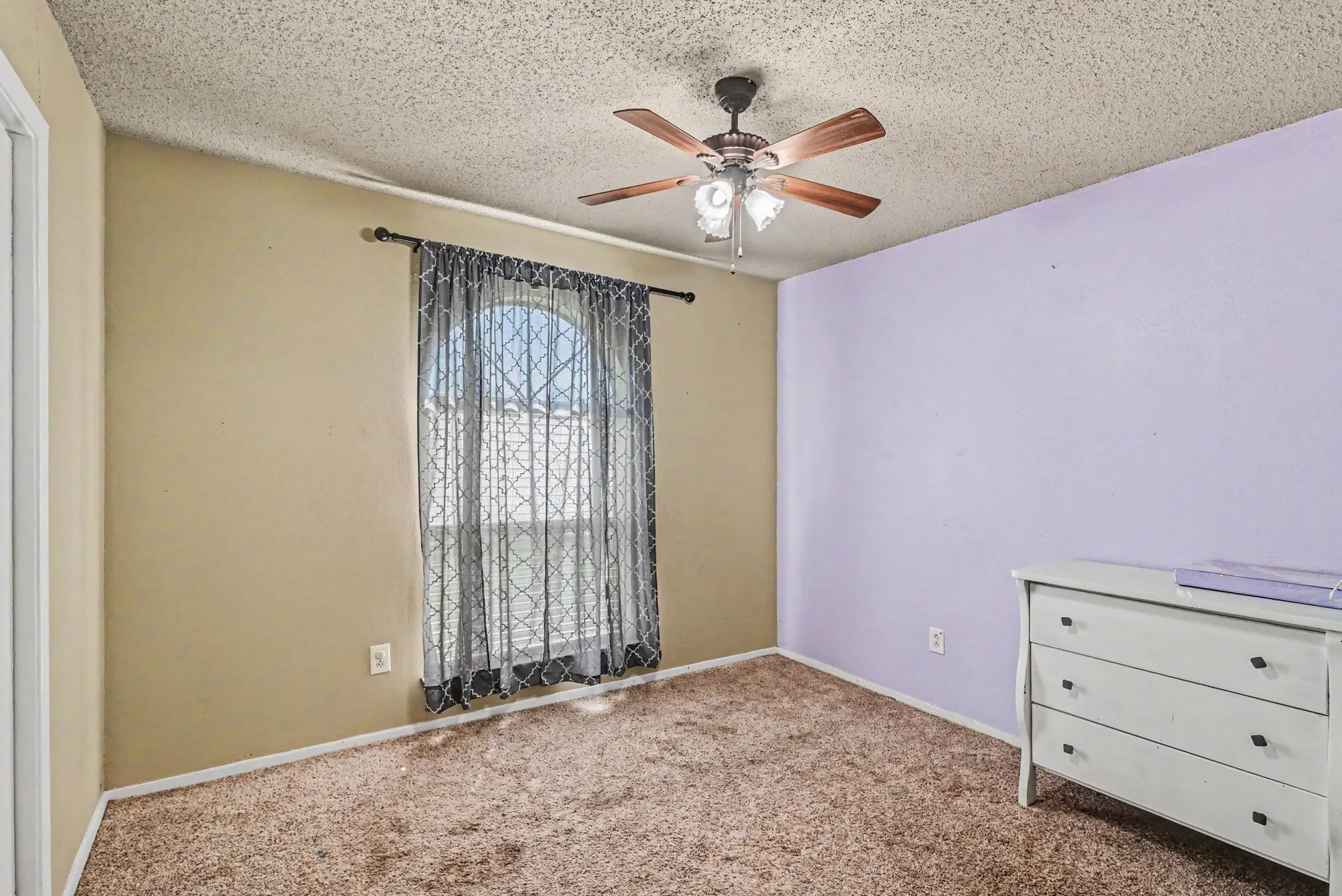 Single Family Residence For Sale in Tarrant County , 8553 James Court, White Settlement, Texas 76108, 3 Bedroom, 2 Bathroom, 2 Garage spaces, 1,287 Sqft, built in 1985, mls#21259810, Real Estate Agent in White Settlement, Homes For Sale in Tarrant county, Homes For Sale in White Settlement, Realtor in White Settlement Texas, Real Estate Brokerage Independent Realty Texas, Luminita Cordes Realtor