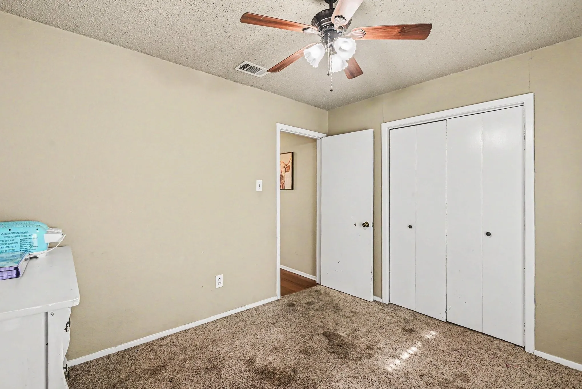 Single Family Residence For Sale in Tarrant County , 8553 James Court, White Settlement, Texas 76108, 3 Bedroom, 2 Bathroom, 2 Garage spaces, 1,287 Sqft, built in 1985, mls#21259810, Real Estate Agent in White Settlement, Homes For Sale in Tarrant county, Homes For Sale in White Settlement, Realtor in White Settlement Texas, Real Estate Brokerage Independent Realty Texas, Luminita Cordes Realtor