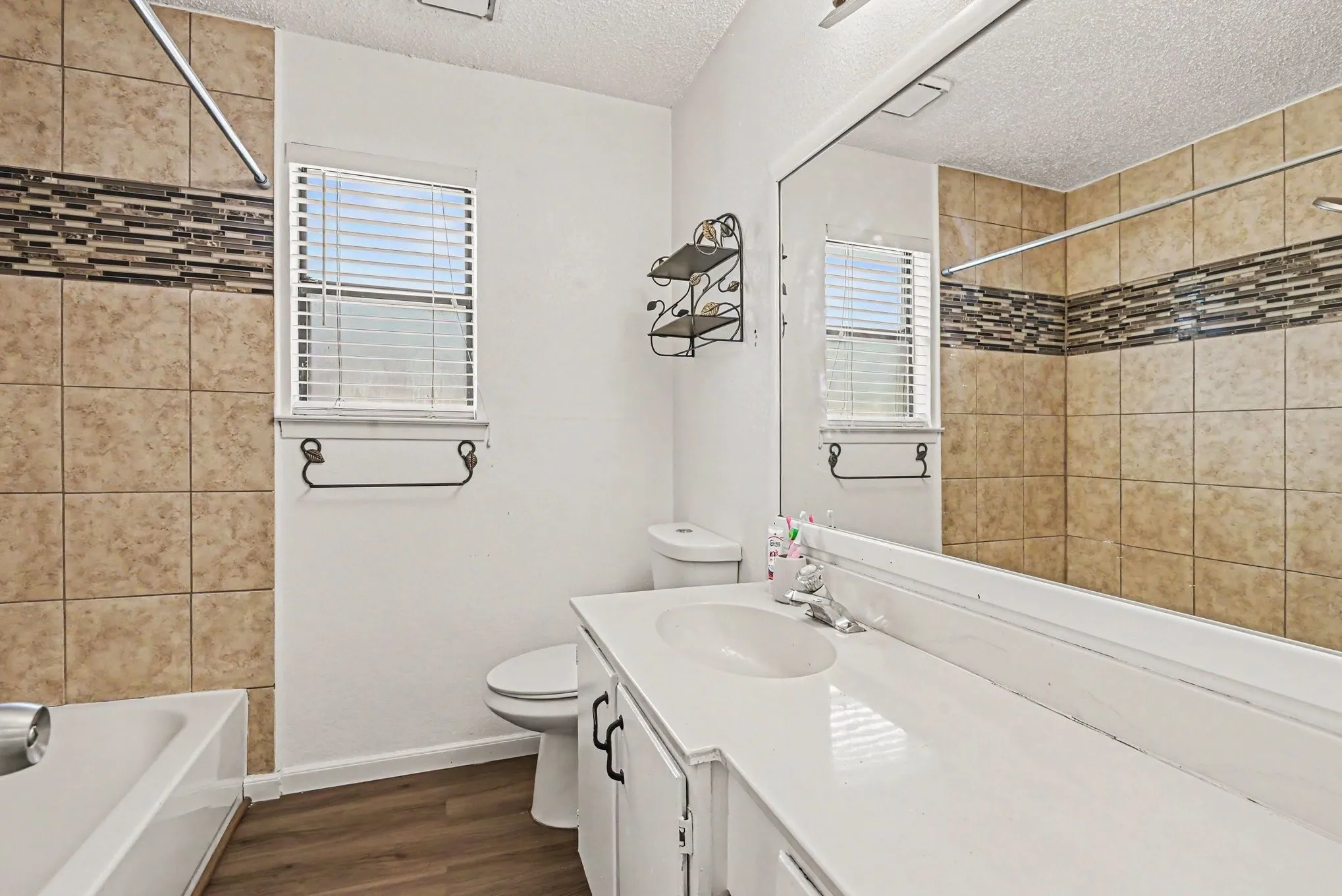 Single Family Residence For Sale in Tarrant County , 8553 James Court, White Settlement, Texas 76108, 3 Bedroom, 2 Bathroom, 2 Garage spaces, 1,287 Sqft, built in 1985, mls#21259810, Real Estate Agent in White Settlement, Homes For Sale in Tarrant county, Homes For Sale in White Settlement, Realtor in White Settlement Texas, Real Estate Brokerage Independent Realty Texas, Luminita Cordes Realtor