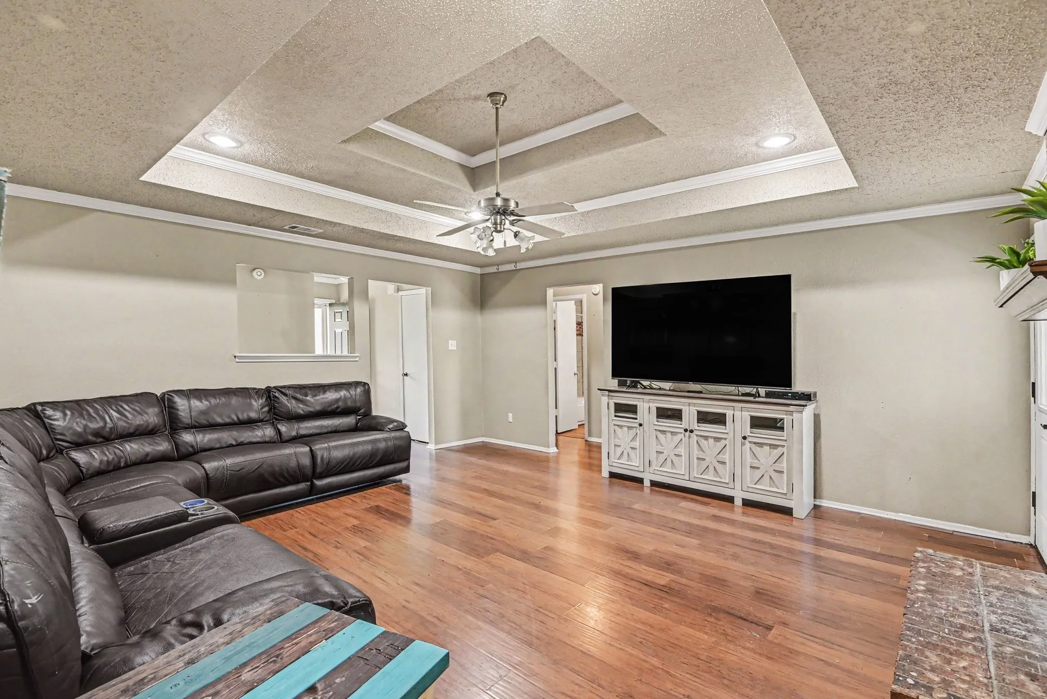 Single Family Residence For Sale in Tarrant County , 8553 James Court, White Settlement, Texas 76108, 3 Bedroom, 2 Bathroom, 2 Garage spaces, 1,287 Sqft, built in 1985, mls#21259810, Real Estate Agent in White Settlement, Homes For Sale in Tarrant county, Homes For Sale in White Settlement, Realtor in White Settlement Texas, Real Estate Brokerage Independent Realty Texas, Luminita Cordes Realtor