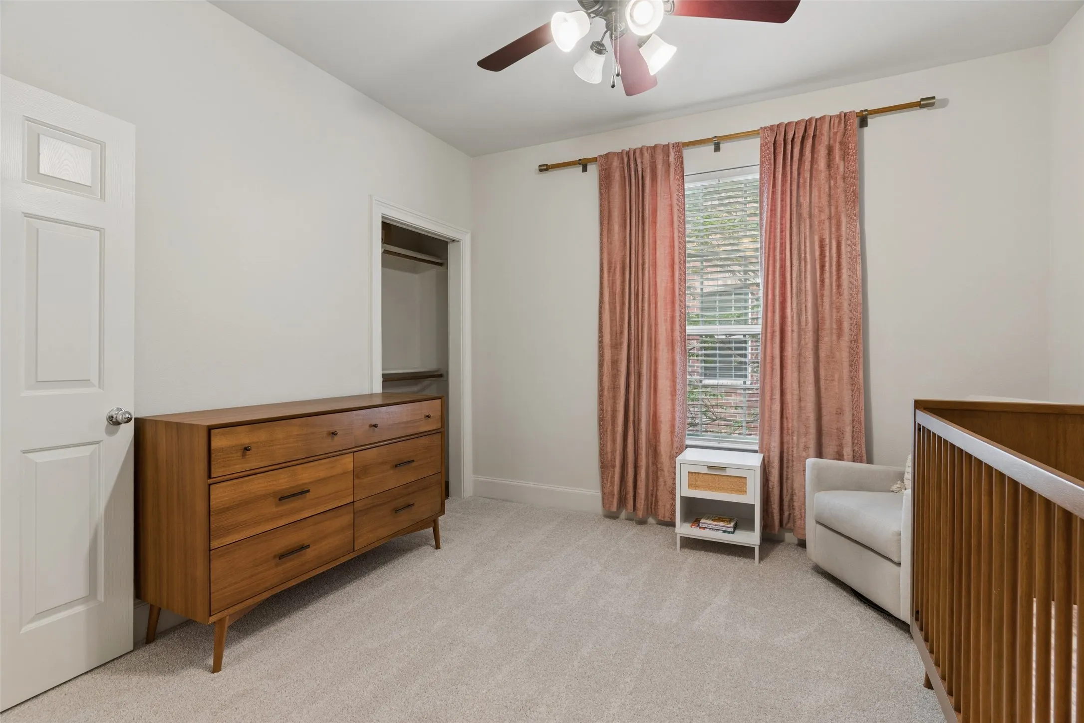Condominium For Sale in Dallas County , 1600 Abrams Road 22, Dallas, Texas 75214, 3 Bedroom, 3 Bathroom, 2 Garage spaces, 2,100 Sqft, built in 2005, mls#21260231, Real Estate Agent in Dallas, Homes For Sale in Dallas county, Homes For Sale in Dallas, Realtor in Dallas Texas, Real Estate Brokerage Independent Realty Texas, Luminita Cordes Realtor