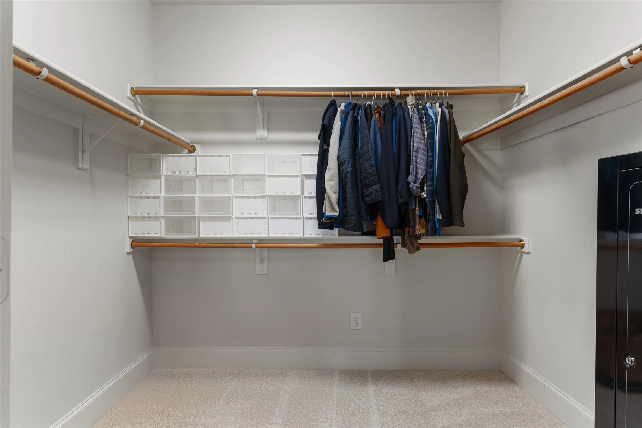 Condominium For Sale in Dallas County , 1600 Abrams Road 22, Dallas, Texas 75214, 3 Bedroom, 3 Bathroom, 2 Garage spaces, 2,100 Sqft, built in 2005, mls#21260231, Real Estate Agent in Dallas, Homes For Sale in Dallas county, Homes For Sale in Dallas, Realtor in Dallas Texas, Real Estate Brokerage Independent Realty Texas, Luminita Cordes Realtor