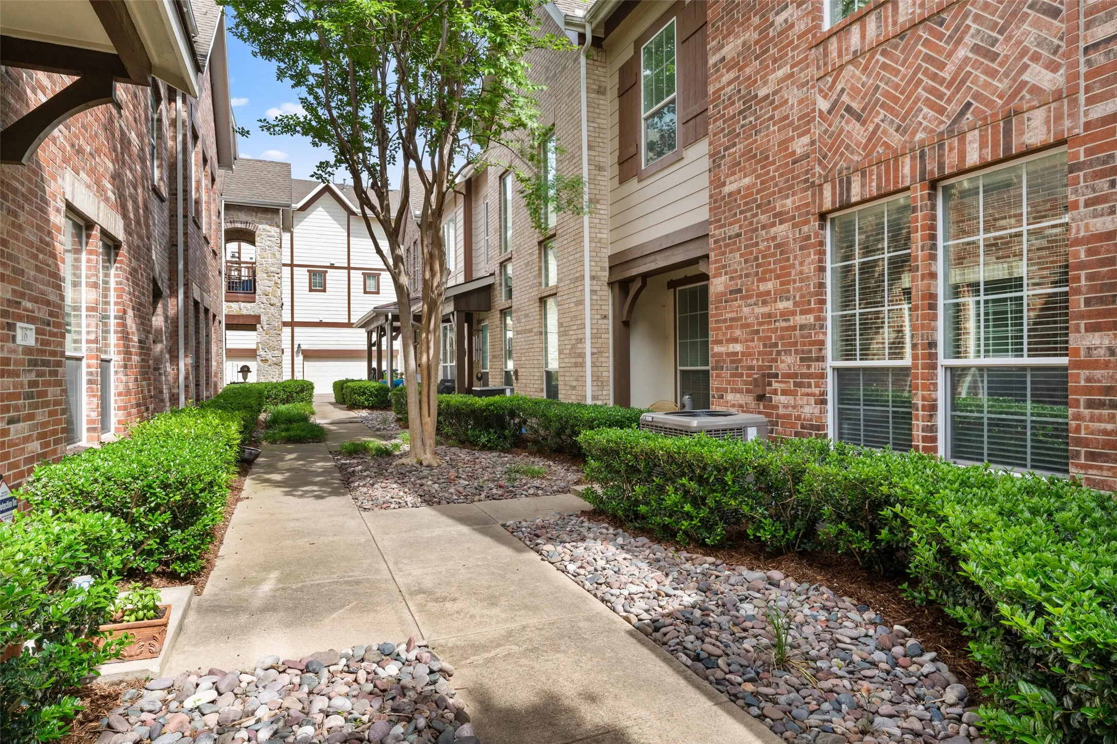 Condominium For Sale in Dallas County , 1600 Abrams Road 22, Dallas, Texas 75214, 3 Bedroom, 3 Bathroom, 2 Garage spaces, 2,100 Sqft, built in 2005, mls#21260231, Real Estate Agent in Dallas, Homes For Sale in Dallas county, Homes For Sale in Dallas, Realtor in Dallas Texas, Real Estate Brokerage Independent Realty Texas, Luminita Cordes Realtor