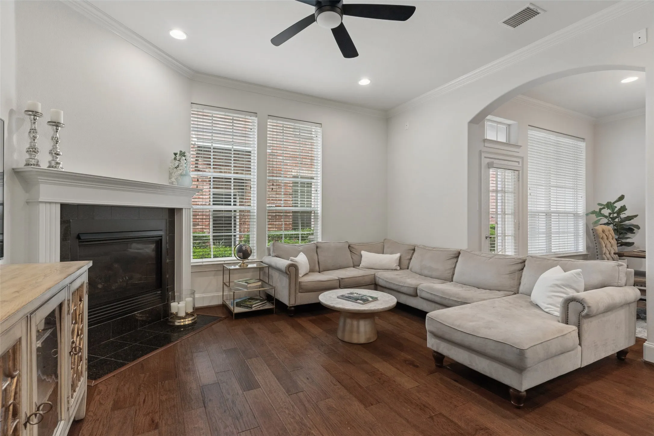 Condominium For Sale in Dallas County , 1600 Abrams Road 22, Dallas, Texas 75214, 3 Bedroom, 3 Bathroom, 2 Garage spaces, 2,100 Sqft, built in 2005, mls#21260231, Real Estate Agent in Dallas, Homes For Sale in Dallas county, Homes For Sale in Dallas, Realtor in Dallas Texas, Real Estate Brokerage Independent Realty Texas, Luminita Cordes Realtor