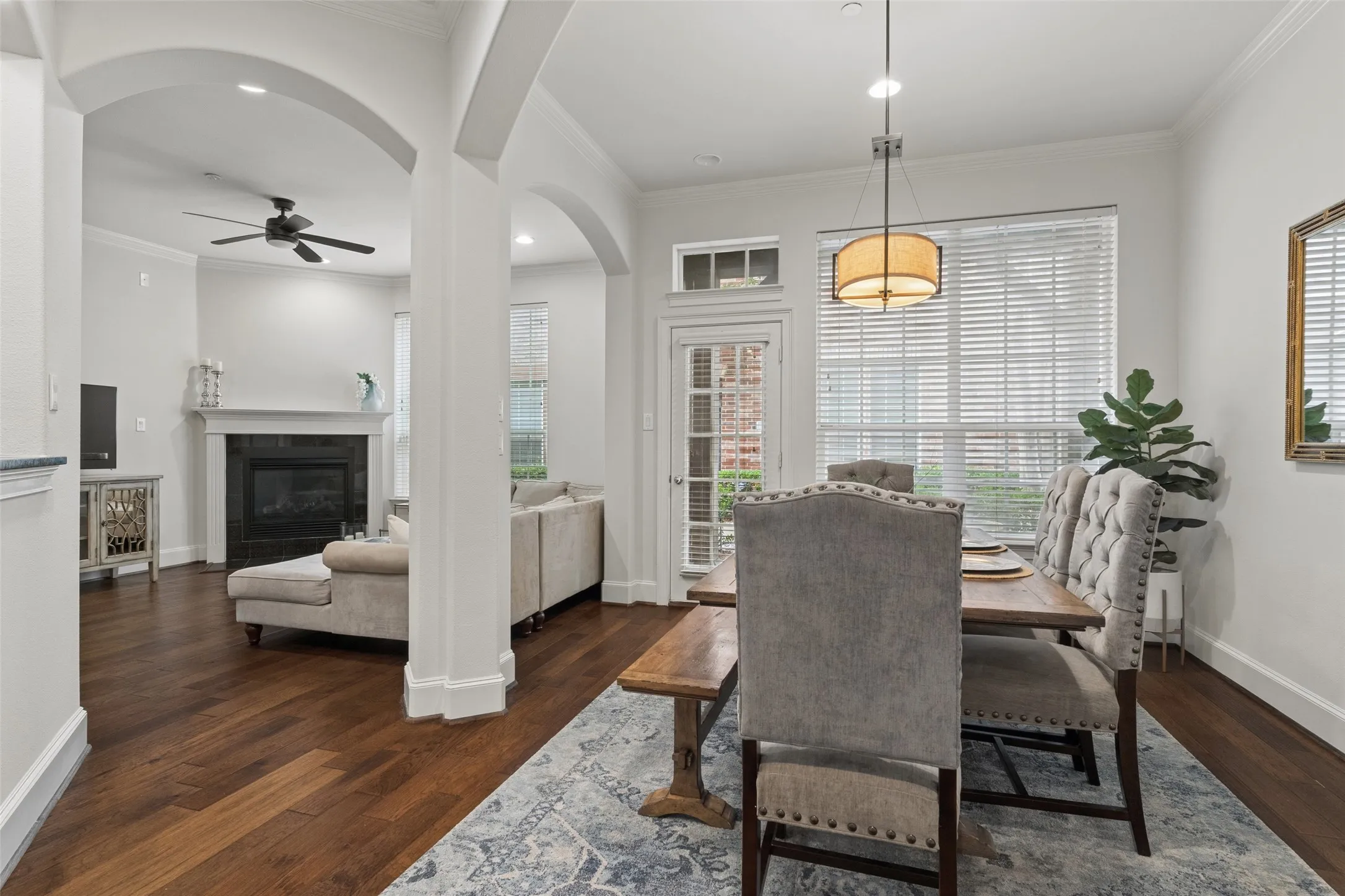 Condominium For Sale in Dallas County , 1600 Abrams Road 22, Dallas, Texas 75214, 3 Bedroom, 3 Bathroom, 2 Garage spaces, 2,100 Sqft, built in 2005, mls#21260231, Real Estate Agent in Dallas, Homes For Sale in Dallas county, Homes For Sale in Dallas, Realtor in Dallas Texas, Real Estate Brokerage Independent Realty Texas, Luminita Cordes Realtor