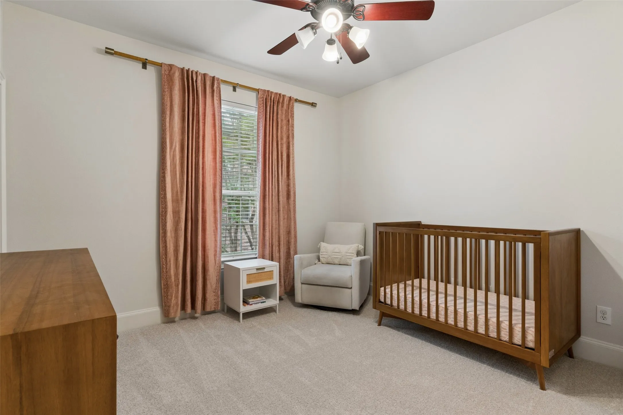Condominium For Sale in Dallas County , 1600 Abrams Road 22, Dallas, Texas 75214, 3 Bedroom, 3 Bathroom, 2 Garage spaces, 2,100 Sqft, built in 2005, mls#21260231, Real Estate Agent in Dallas, Homes For Sale in Dallas county, Homes For Sale in Dallas, Realtor in Dallas Texas, Real Estate Brokerage Independent Realty Texas, Luminita Cordes Realtor