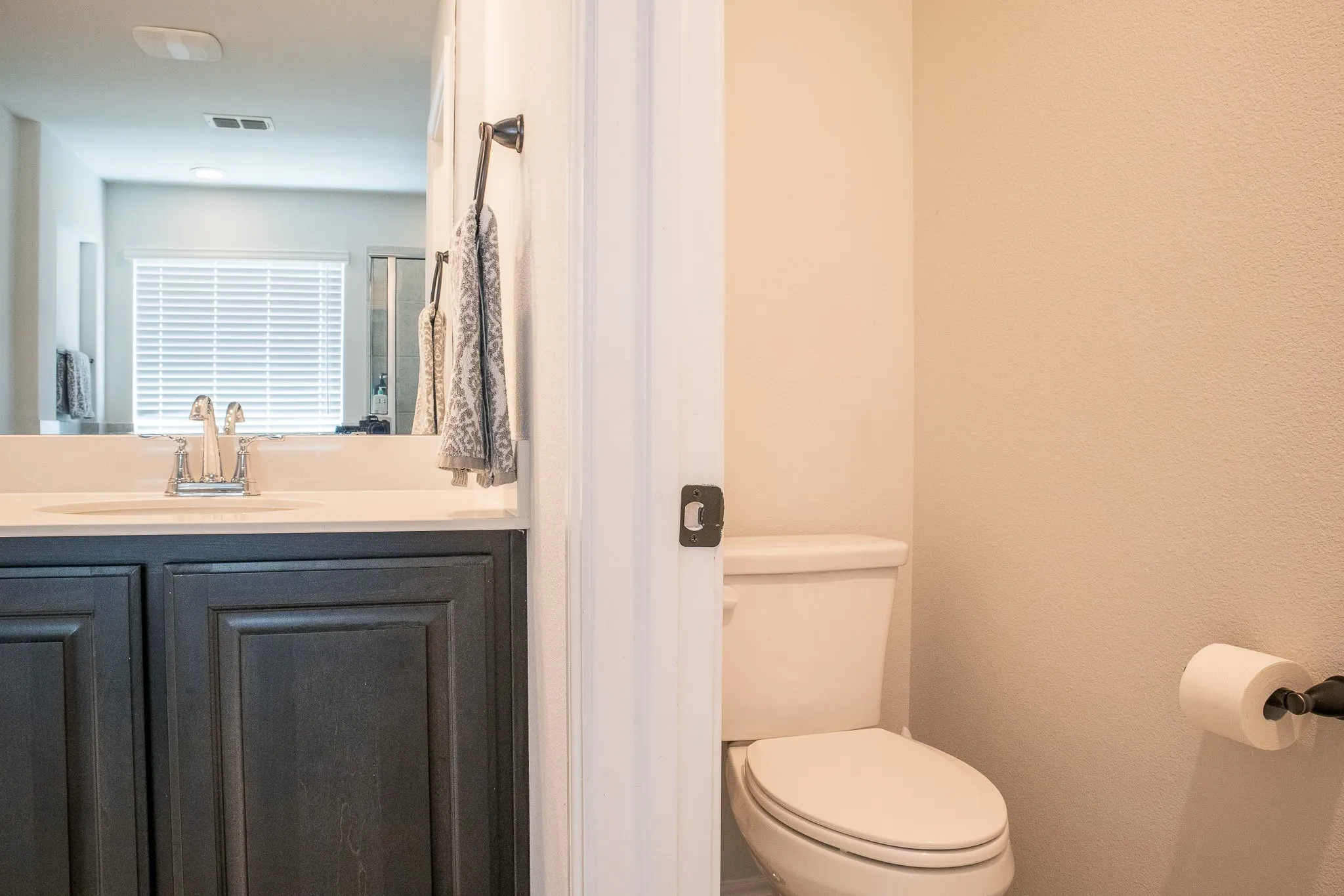 Single Family Residence For Sale in Kaufman County , 4036 Aurora Lane, Forney, Texas 75126, 4 Bedrooms, 3 Bathrooms, 2 Garage spaces, 2,631 Sqft, built in 2021, Price $299,999, mls#21263051, Real Estate Agent in Forney, Homes For Sale in Kaufman county, Homes For Sale in Forney, Realtor in Forney Texas, Real Estate Brokerage Independent Realty Texas, Luminita Cordes Realtor