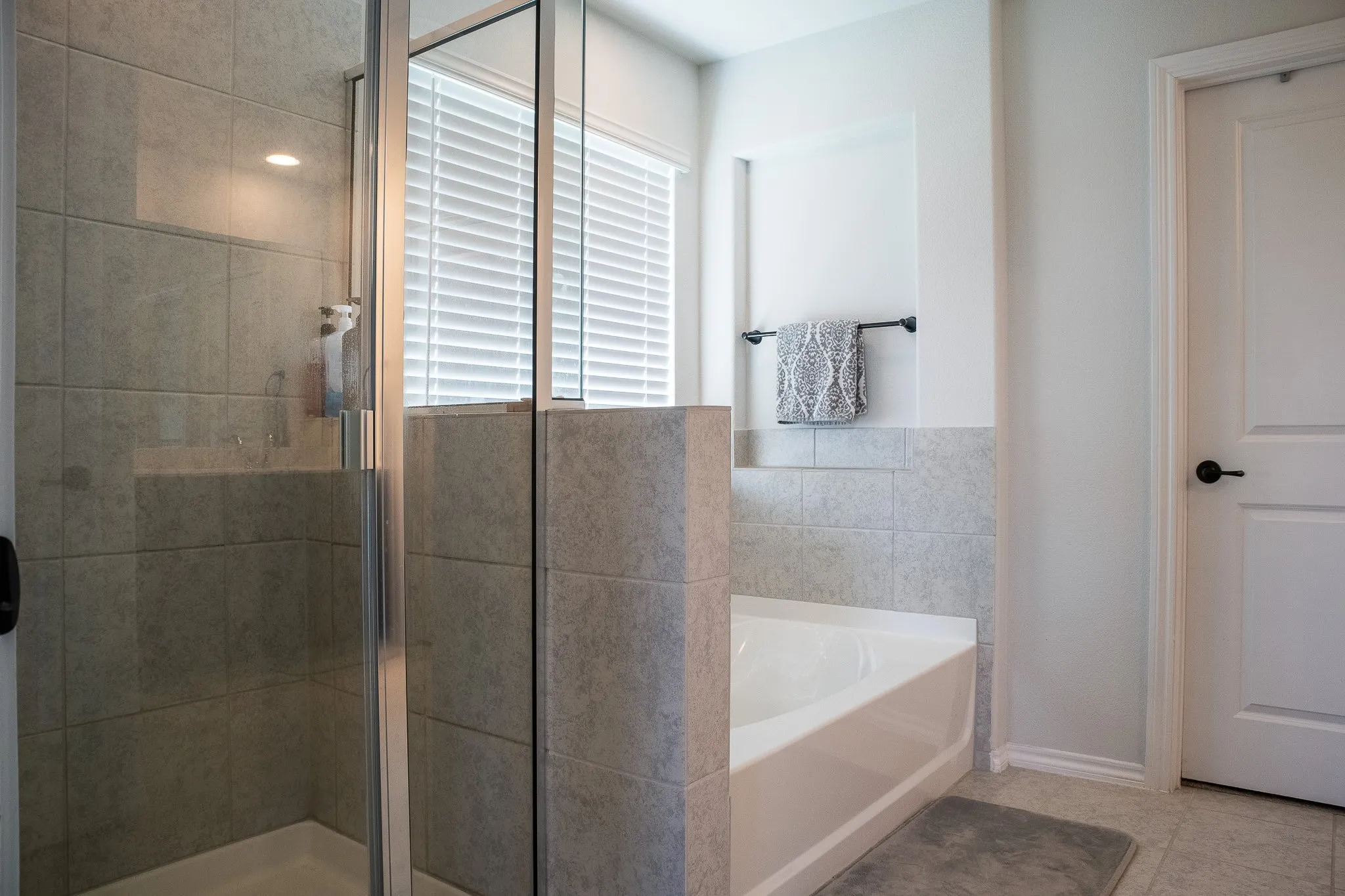 Single Family Residence For Sale in Kaufman County , 4036 Aurora Lane, Forney, Texas 75126, 4 Bedrooms, 3 Bathrooms, 2 Garage spaces, 2,631 Sqft, built in 2021, Price $299,999, mls#21263051, Real Estate Agent in Forney, Homes For Sale in Kaufman county, Homes For Sale in Forney, Realtor in Forney Texas, Real Estate Brokerage Independent Realty Texas, Luminita Cordes Realtor
