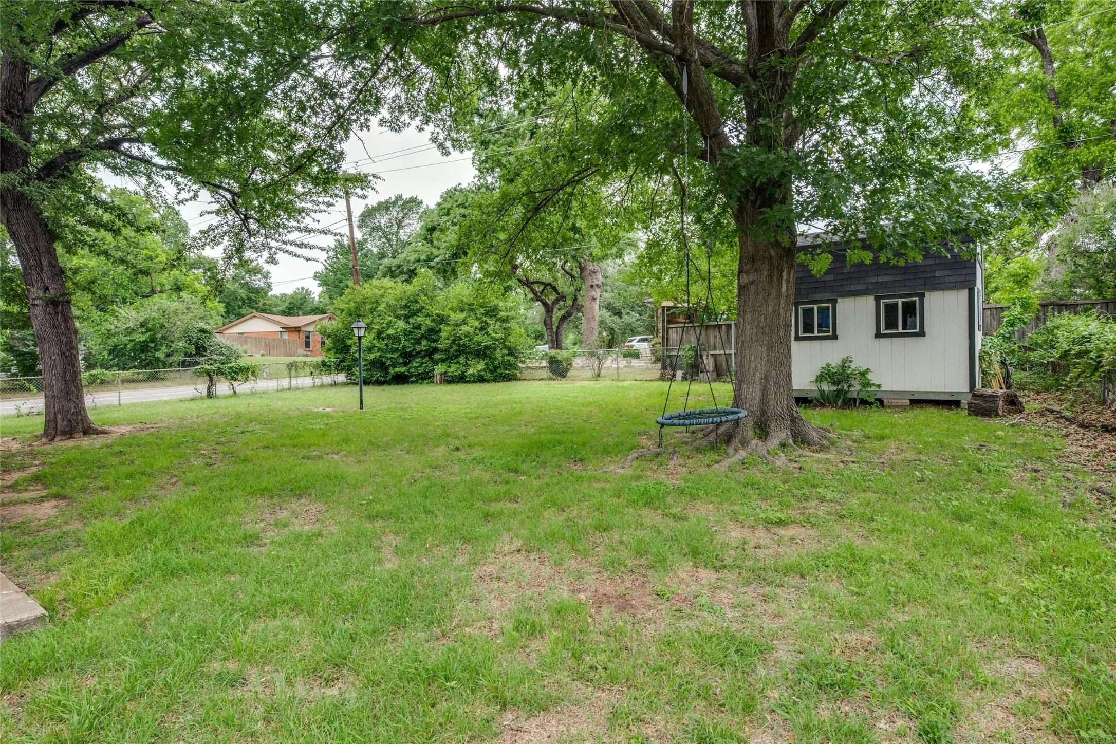 Single Family Residence For Sale in Tarrant County , 727 Norwood Drive, Hurst, Texas 76053, 3 Bedroom, 2 Bathroom, 1 Garage spaces, 2,280 Sqft, built in 1955, mls#21260155, Real Estate Agent in Hurst, Homes For Sale in Tarrant county, Homes For Sale in Hurst, Realtor in Hurst Texas, Real Estate Brokerage Independent Realty Texas, Luminita Cordes Realtor