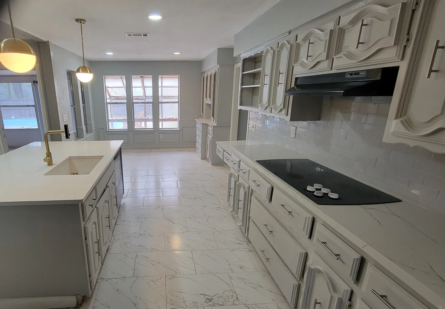 Single Family Residence For Sale in Dallas County , 1333 Thunderbrook Drive, De Soto, Texas 75115, 4 Bedrooms, 3 Bathrooms, 2 Garage spaces, 2,738 Sqft, built in 1976, Price $378,500, mls#21261133, Real Estate Agent in De Soto, Homes For Sale in Dallas county, Homes For Sale in De Soto, Realtor in De Soto Texas, Real Estate Brokerage Independent Realty Texas, Luminita Cordes Realtor