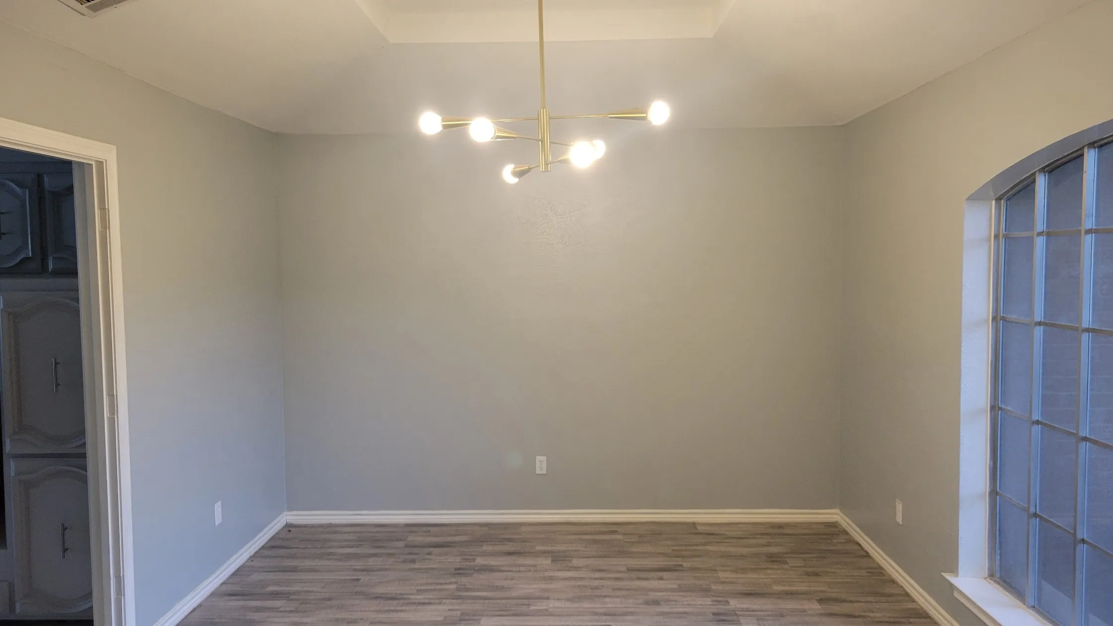 Single Family Residence For Sale in Dallas County , 1333 Thunderbrook Drive, De Soto, Texas 75115, 4 Bedrooms, 3 Bathrooms, 2 Garage spaces, 2,738 Sqft, built in 1976, Price $378,500, mls#21261133, Real Estate Agent in De Soto, Homes For Sale in Dallas county, Homes For Sale in De Soto, Realtor in De Soto Texas, Real Estate Brokerage Independent Realty Texas, Luminita Cordes Realtor