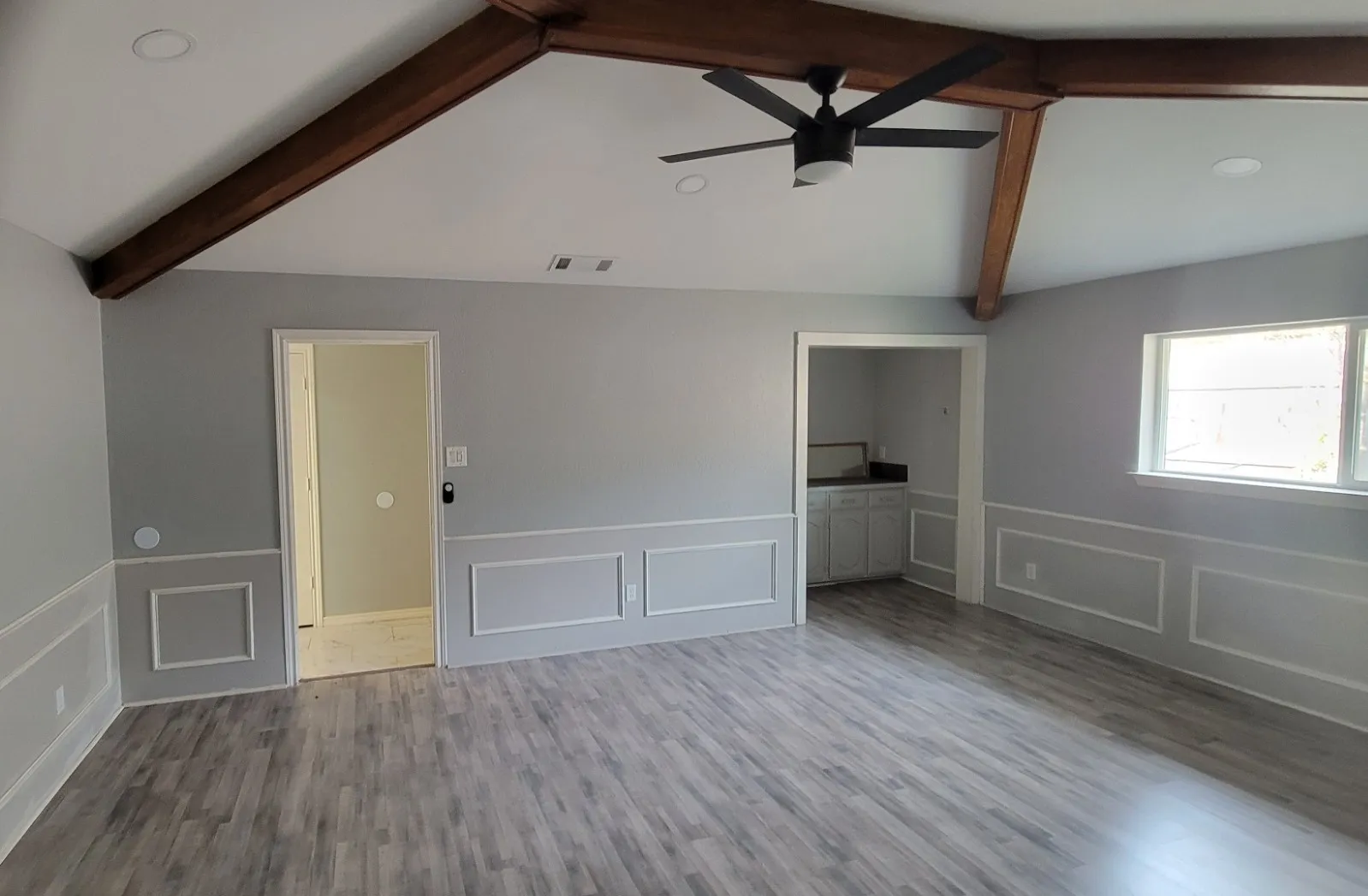 Single Family Residence For Sale in Dallas County , 1333 Thunderbrook Drive, De Soto, Texas 75115, 4 Bedrooms, 3 Bathrooms, 2 Garage spaces, 2,738 Sqft, built in 1976, Price $378,500, mls#21261133, Real Estate Agent in De Soto, Homes For Sale in Dallas county, Homes For Sale in De Soto, Realtor in De Soto Texas, Real Estate Brokerage Independent Realty Texas, Luminita Cordes Realtor