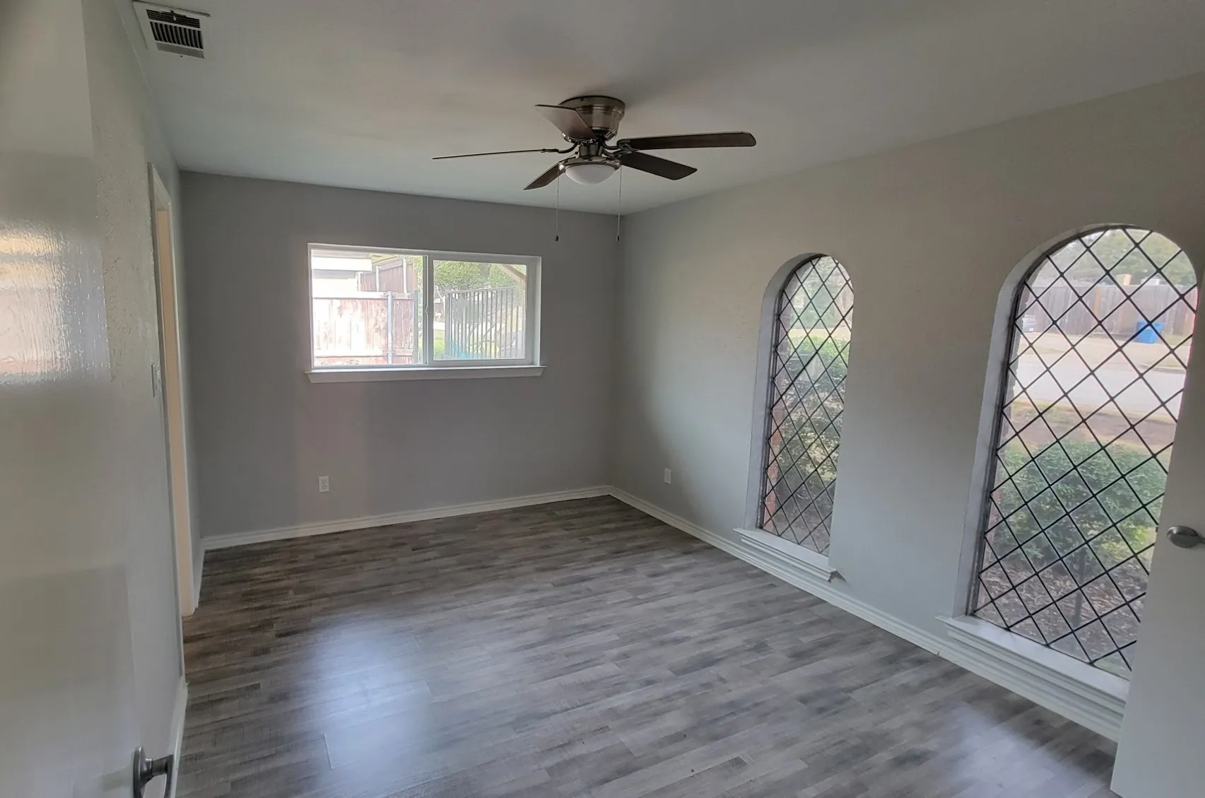 Single Family Residence For Sale in Dallas County , 1333 Thunderbrook Drive, De Soto, Texas 75115, 4 Bedrooms, 3 Bathrooms, 2 Garage spaces, 2,738 Sqft, built in 1976, Price $378,500, mls#21261133, Real Estate Agent in De Soto, Homes For Sale in Dallas county, Homes For Sale in De Soto, Realtor in De Soto Texas, Real Estate Brokerage Independent Realty Texas, Luminita Cordes Realtor