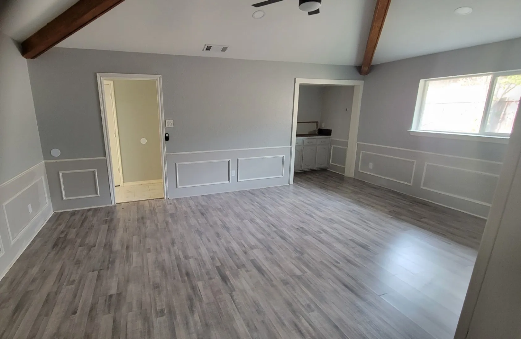 Single Family Residence For Sale in Dallas County , 1333 Thunderbrook Drive, De Soto, Texas 75115, 4 Bedrooms, 3 Bathrooms, 2 Garage spaces, 2,738 Sqft, built in 1976, Price $378,500, mls#21261133, Real Estate Agent in De Soto, Homes For Sale in Dallas county, Homes For Sale in De Soto, Realtor in De Soto Texas, Real Estate Brokerage Independent Realty Texas, Luminita Cordes Realtor