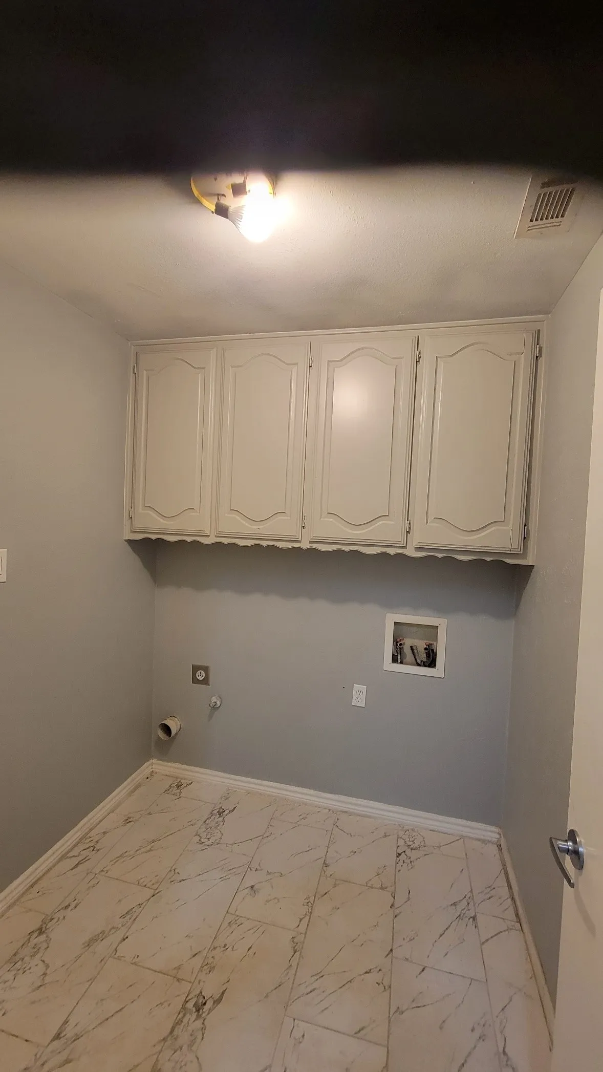 Single Family Residence For Sale in Dallas County , 1333 Thunderbrook Drive, De Soto, Texas 75115, 4 Bedrooms, 3 Bathrooms, 2 Garage spaces, 2,738 Sqft, built in 1976, Price $378,500, mls#21261133, Real Estate Agent in De Soto, Homes For Sale in Dallas county, Homes For Sale in De Soto, Realtor in De Soto Texas, Real Estate Brokerage Independent Realty Texas, Luminita Cordes Realtor